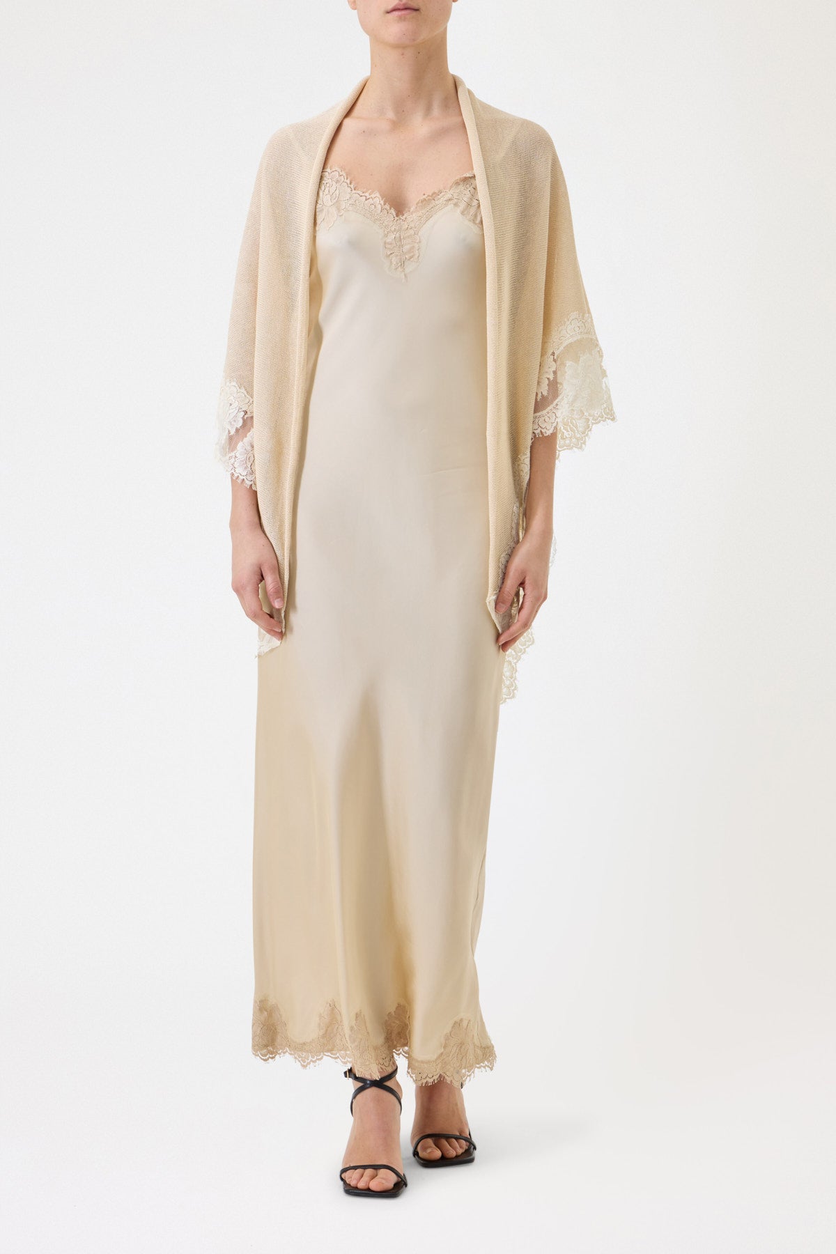 KEFIA WITH LACE