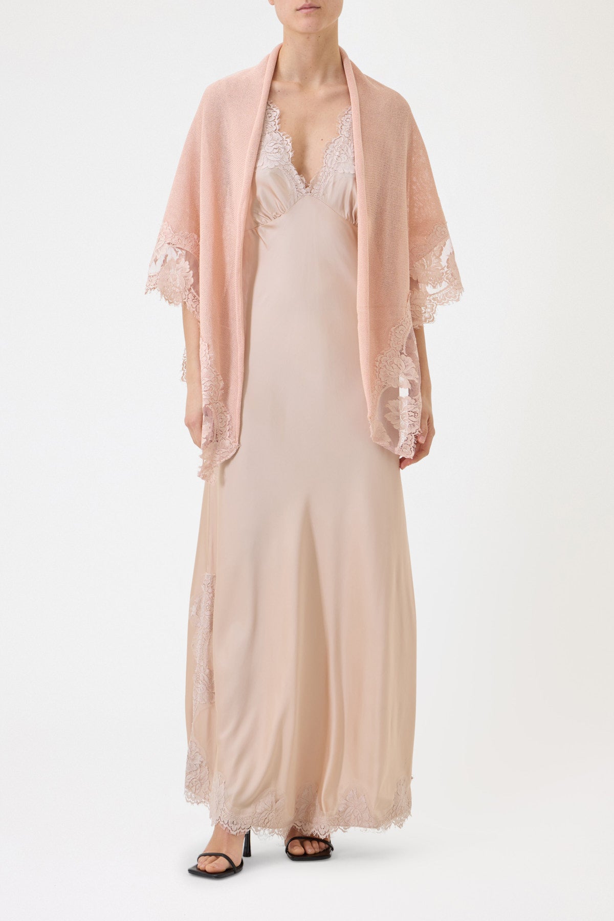 KEFIA WITH LACE