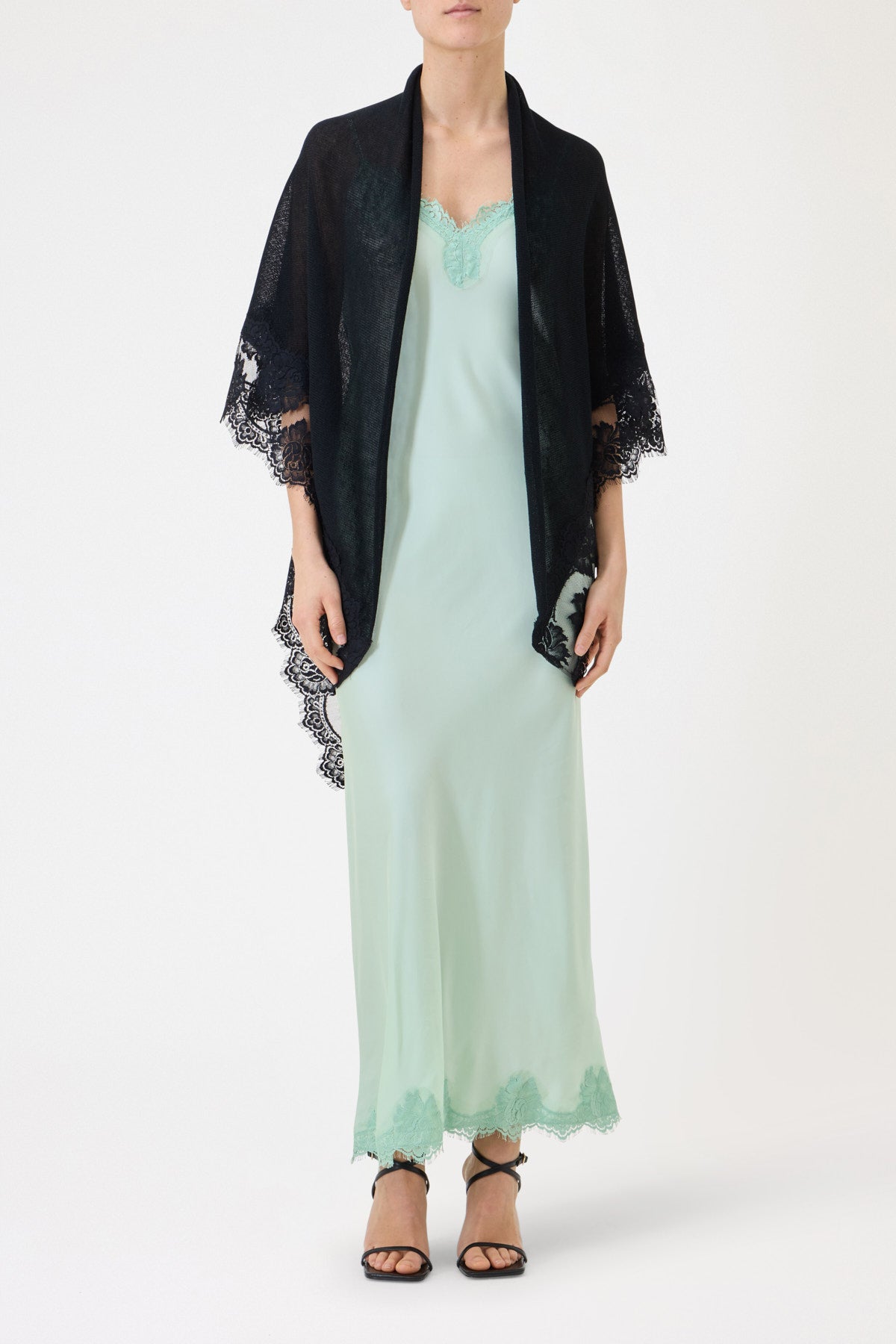 KEFIA WITH LACE