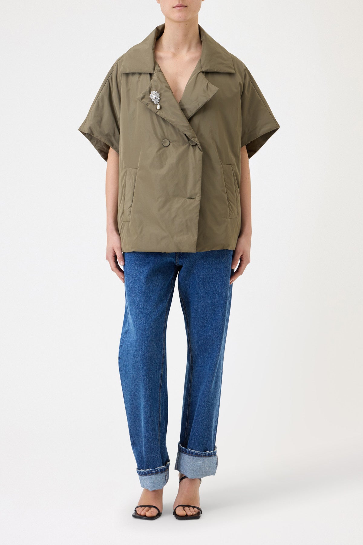 OVERSIZED 100-GRAM WAISTCOAT WITH JEWEL BROOCH