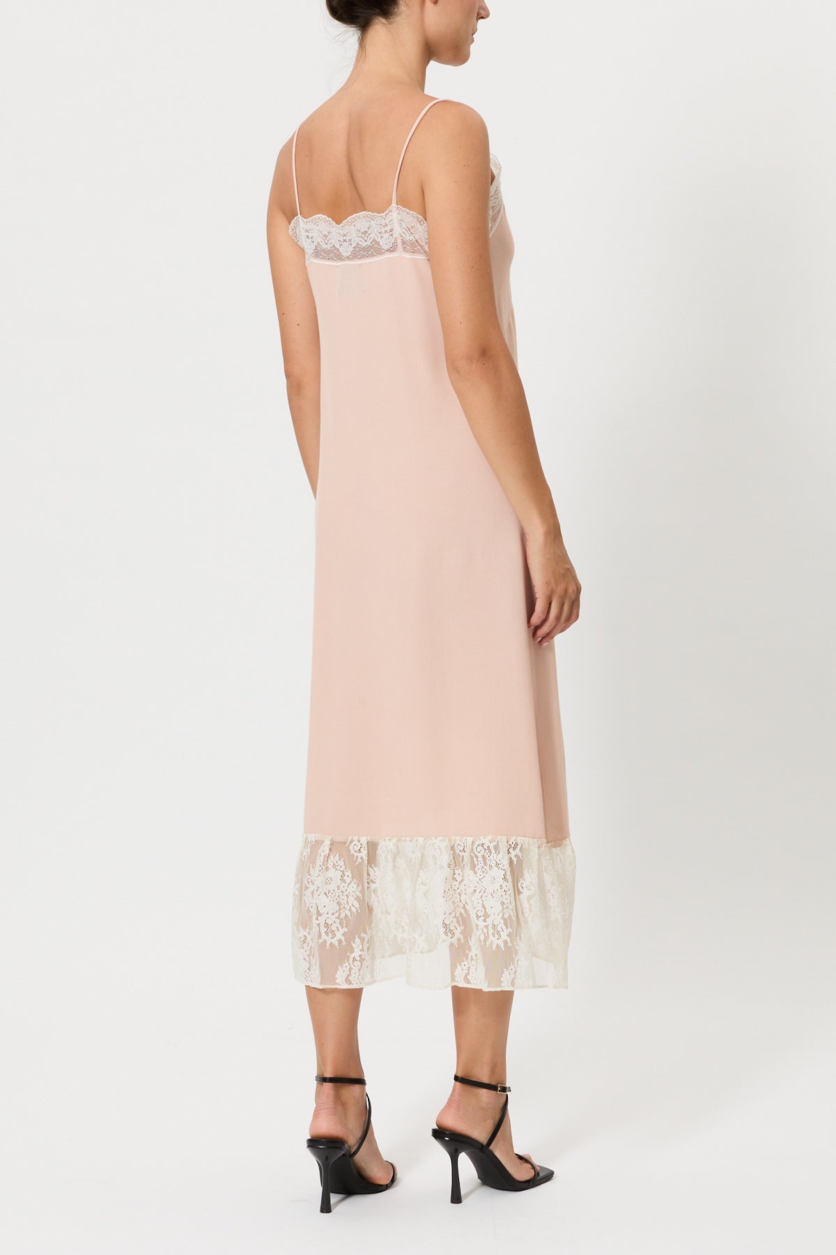 SLIP DRESS CON PIZZO A CONTRASTO CON SPILLA