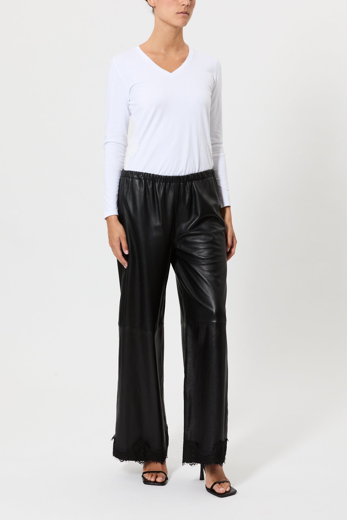 PANTALONE IN PELLE CON PIZZO