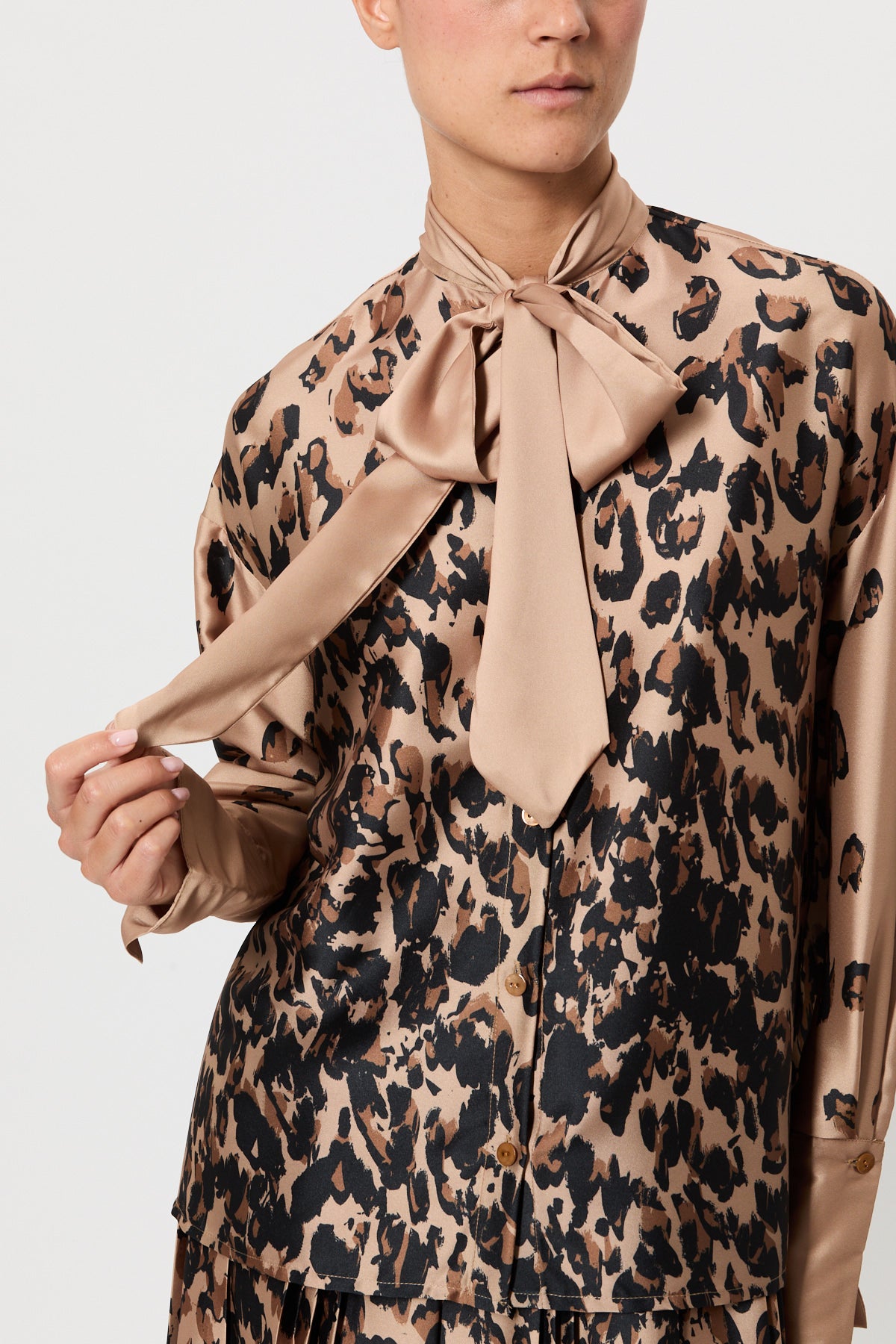 CAMICIA FANTASIA CON FIOCCO