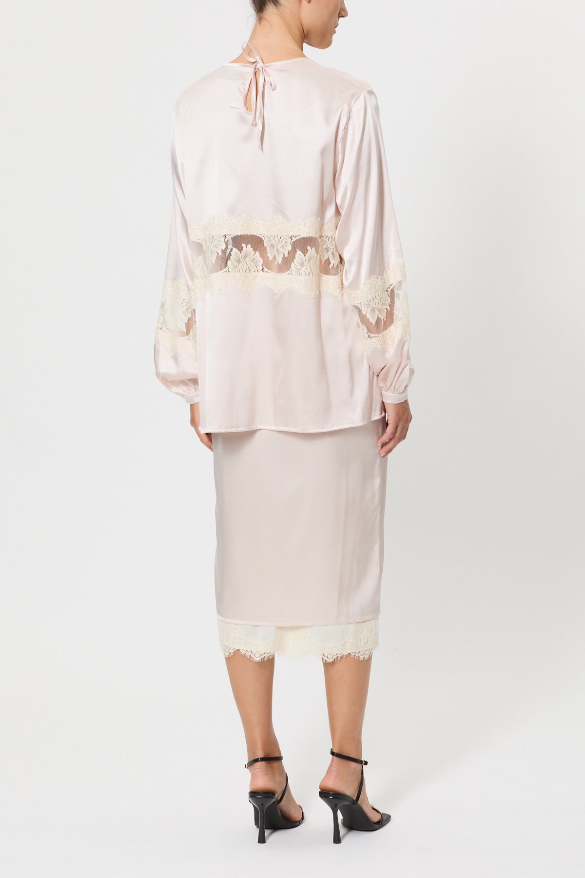 CAMICIA GIROCOLLO IN SETA CON INSERTI IN PIZZO