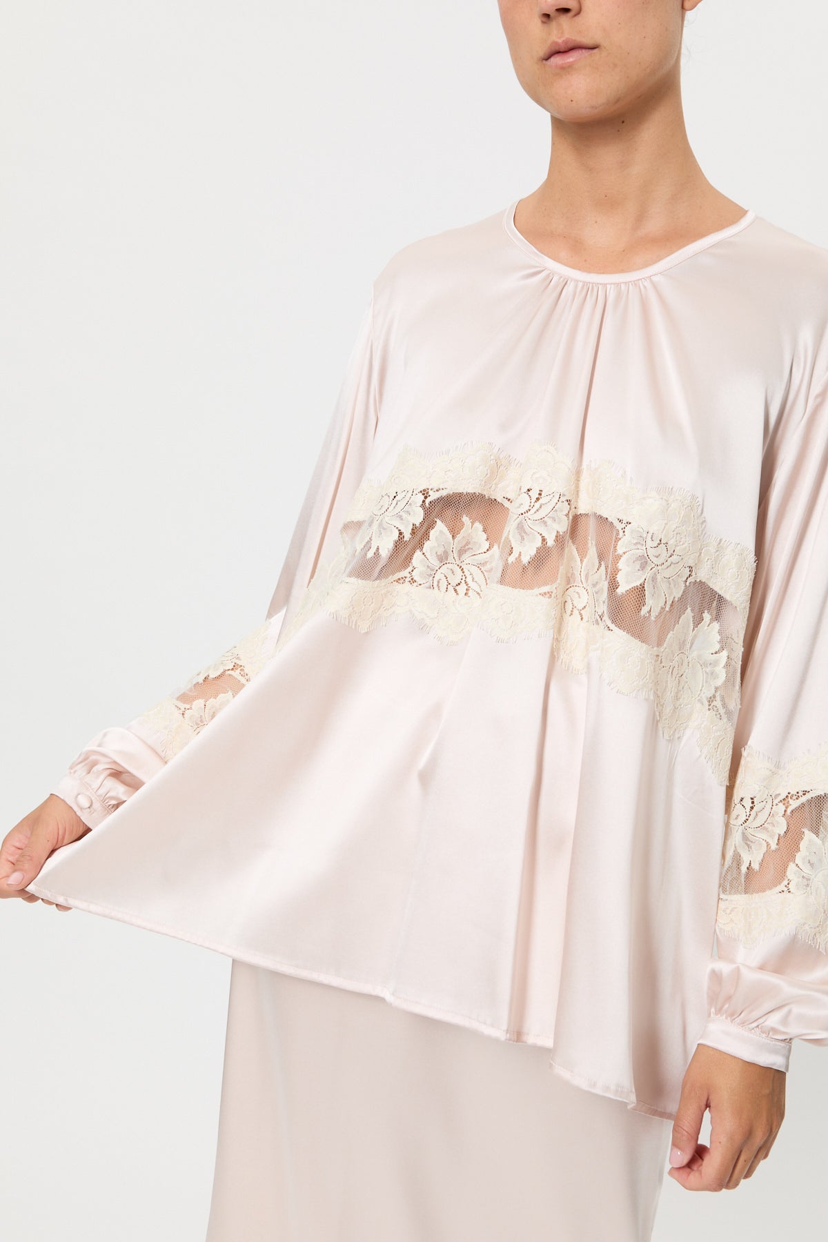 CAMICIA GIROCOLLO IN SETA CON INSERTI IN PIZZO