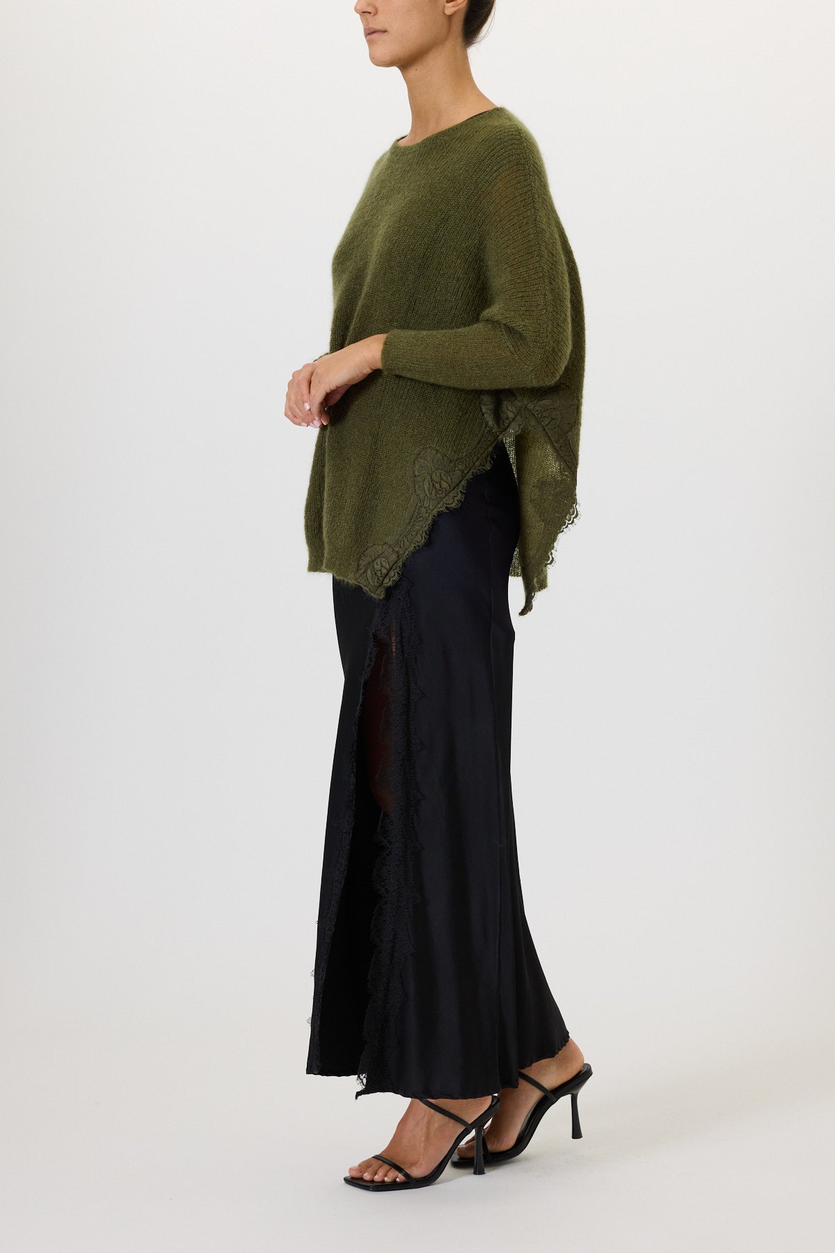 MAGLIA CON SPACCHI E PIZZO