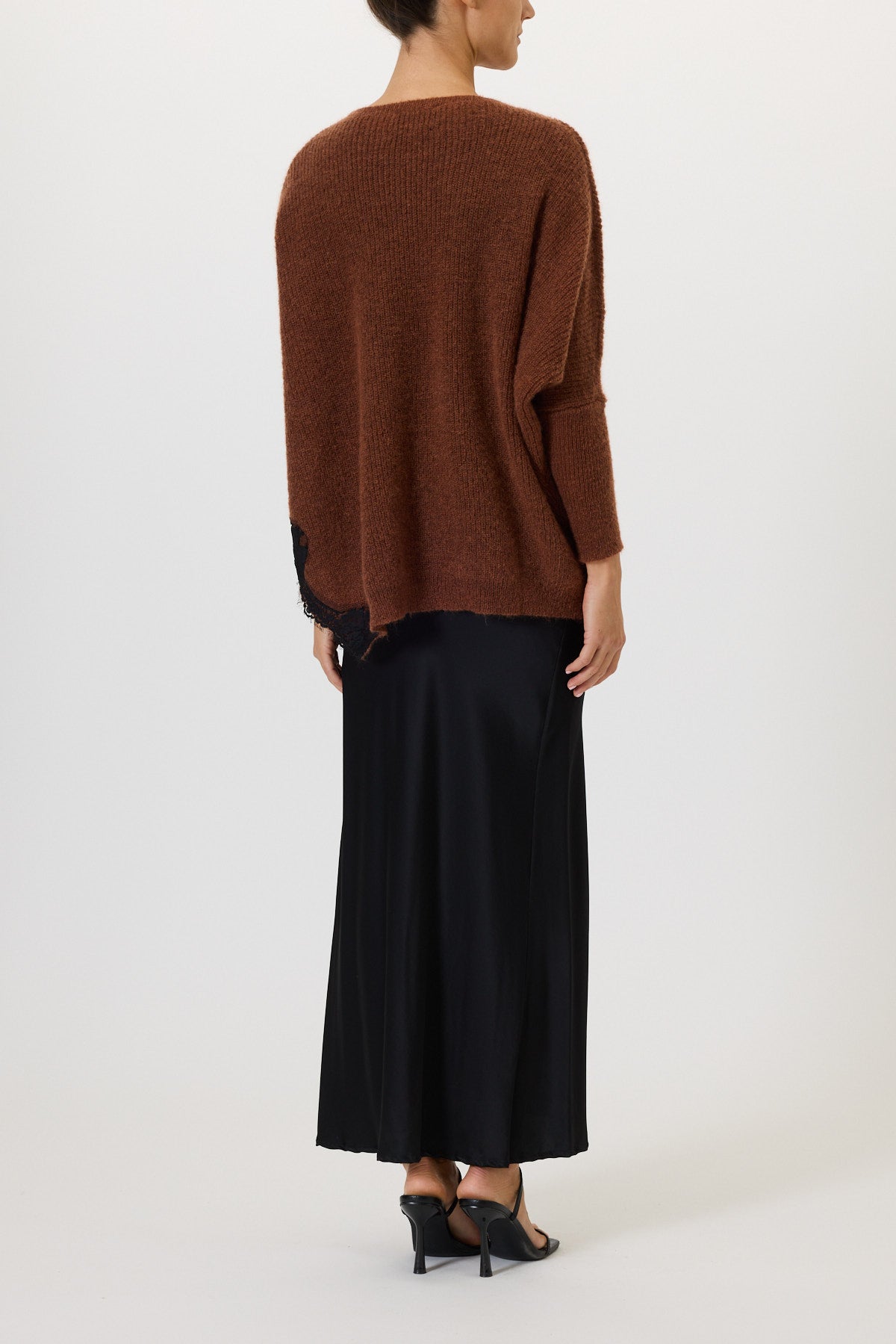 MAGLIA CON SPACCHI E PIZZO