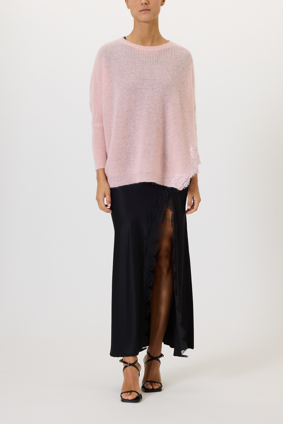 MAGLIA CON SPACCHI E PIZZO