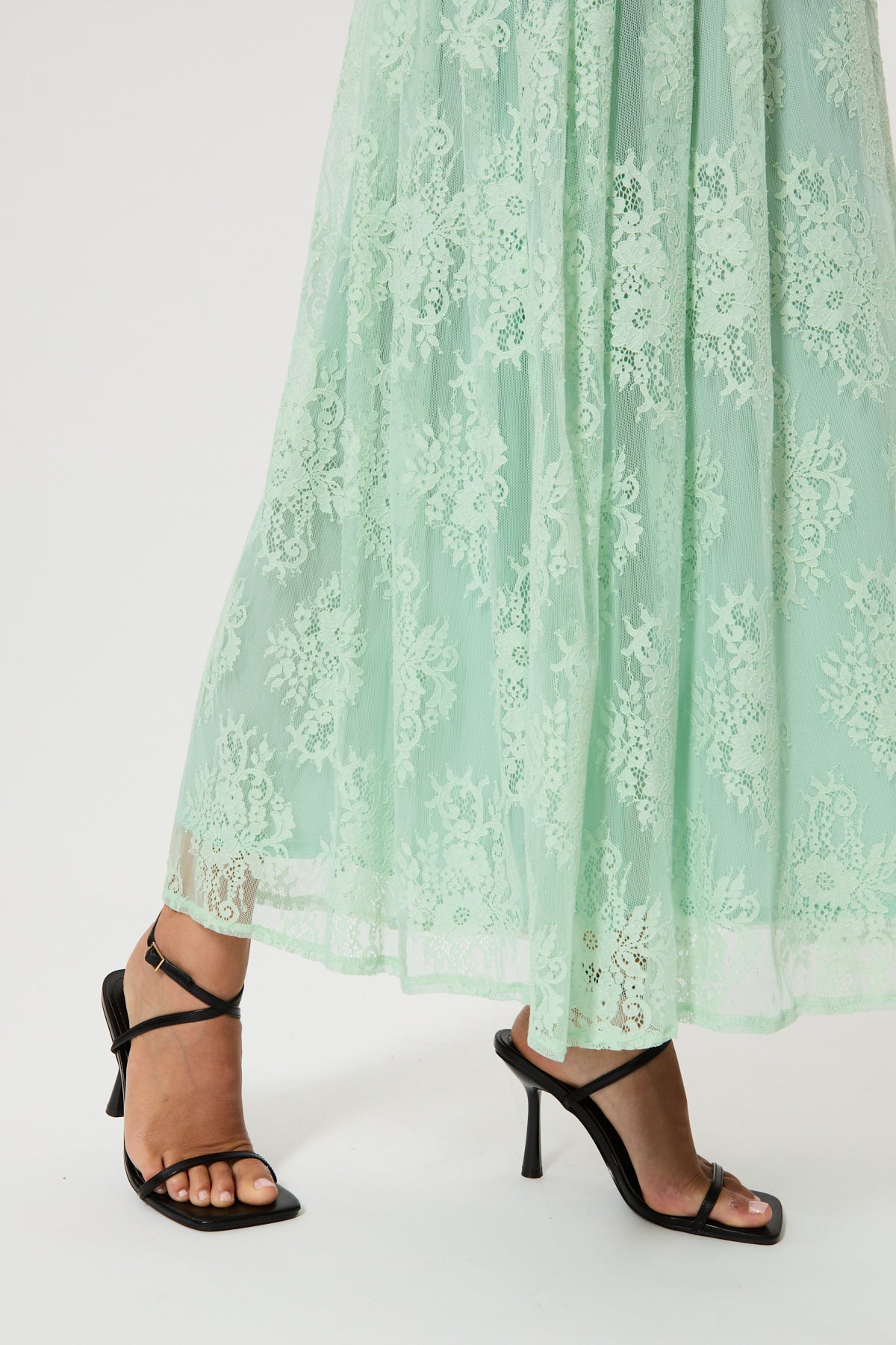 LONG LACE SKIRT