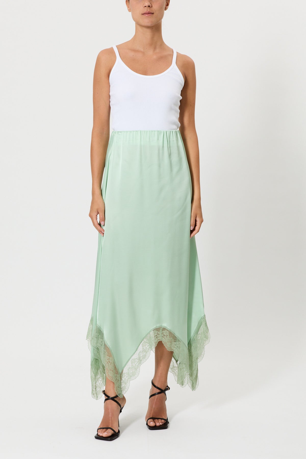 GONNA LUNGA IN RASO CON PIZZO