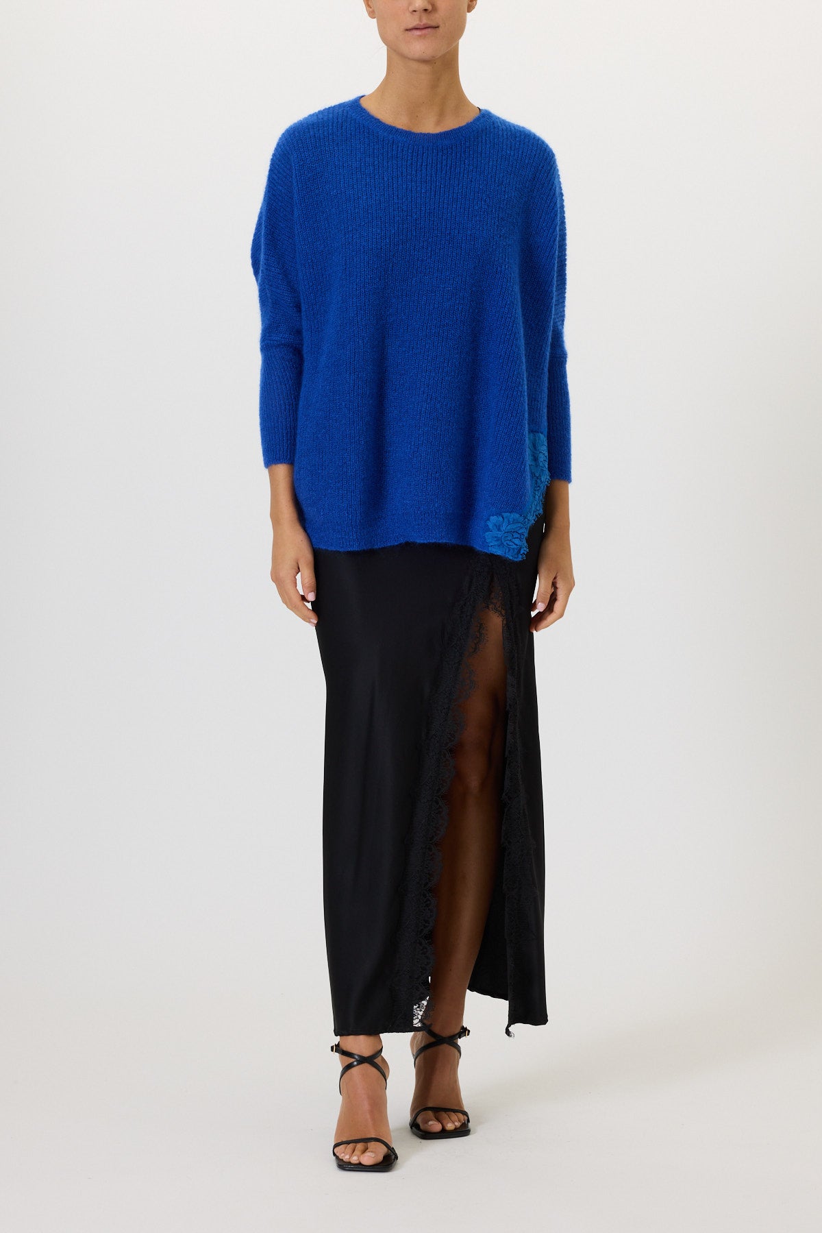 MAGLIA CON SPACCHI E PIZZO