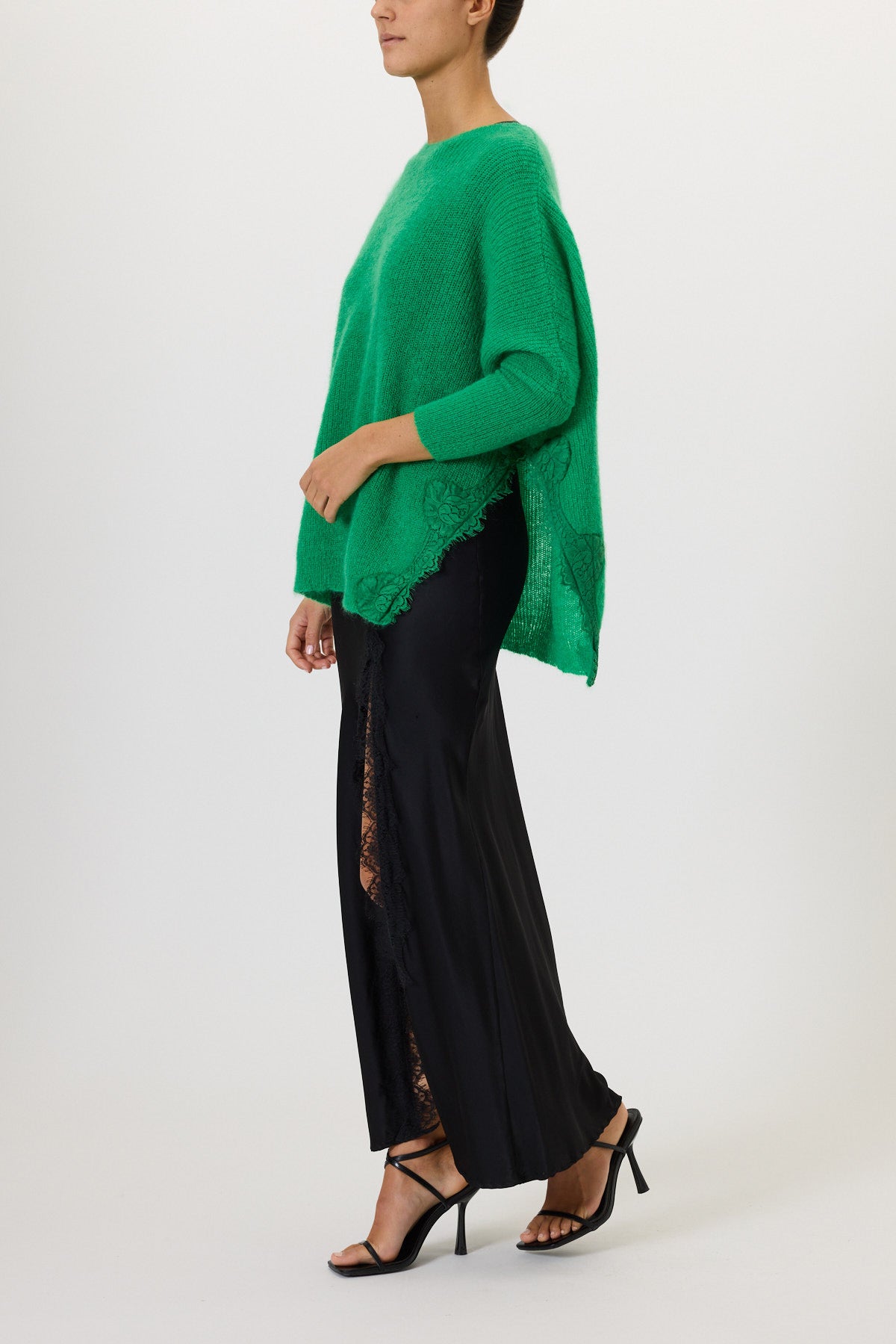 MAGLIA CON SPACCHI E PIZZO