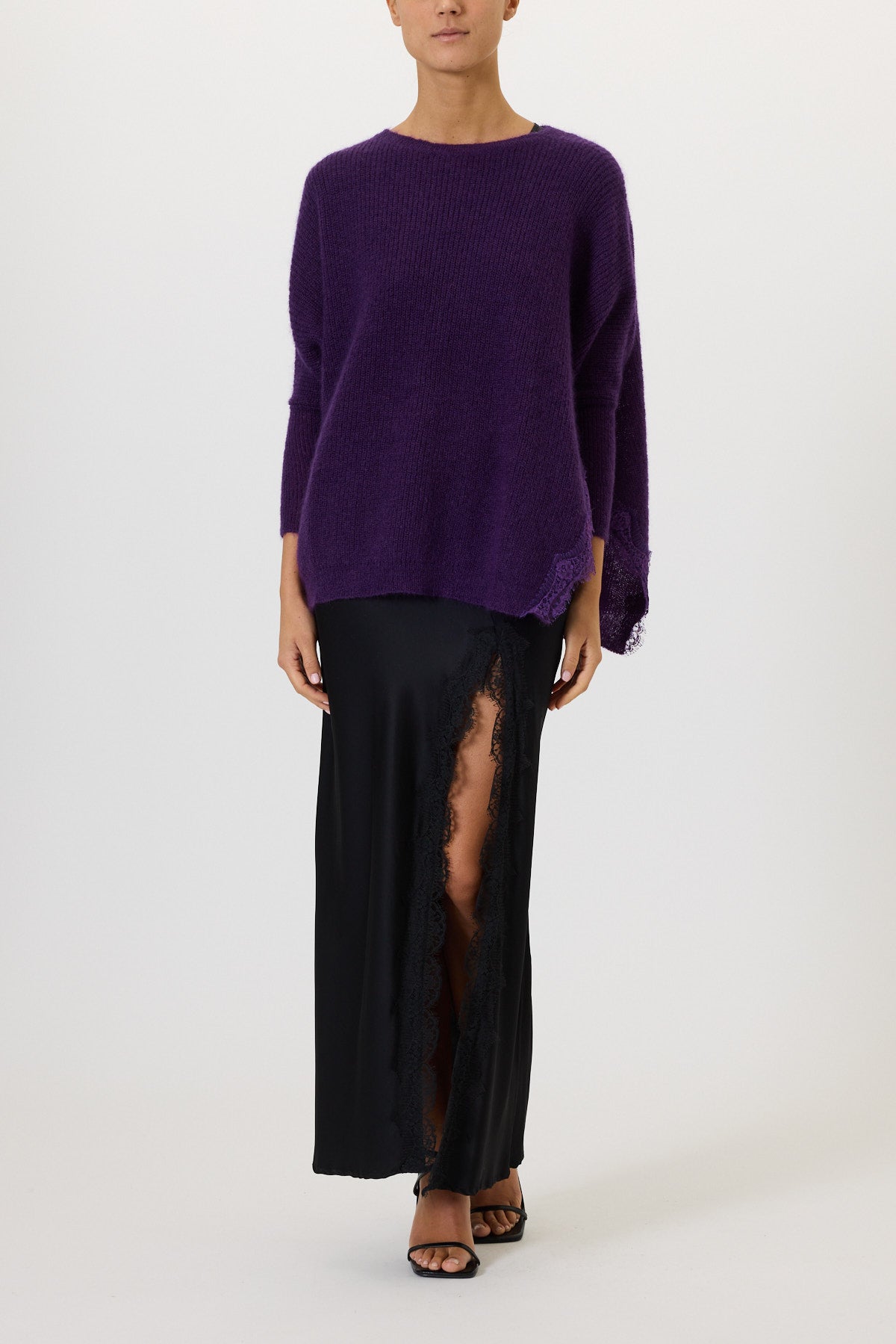 MAGLIA CON SPACCHI E PIZZO