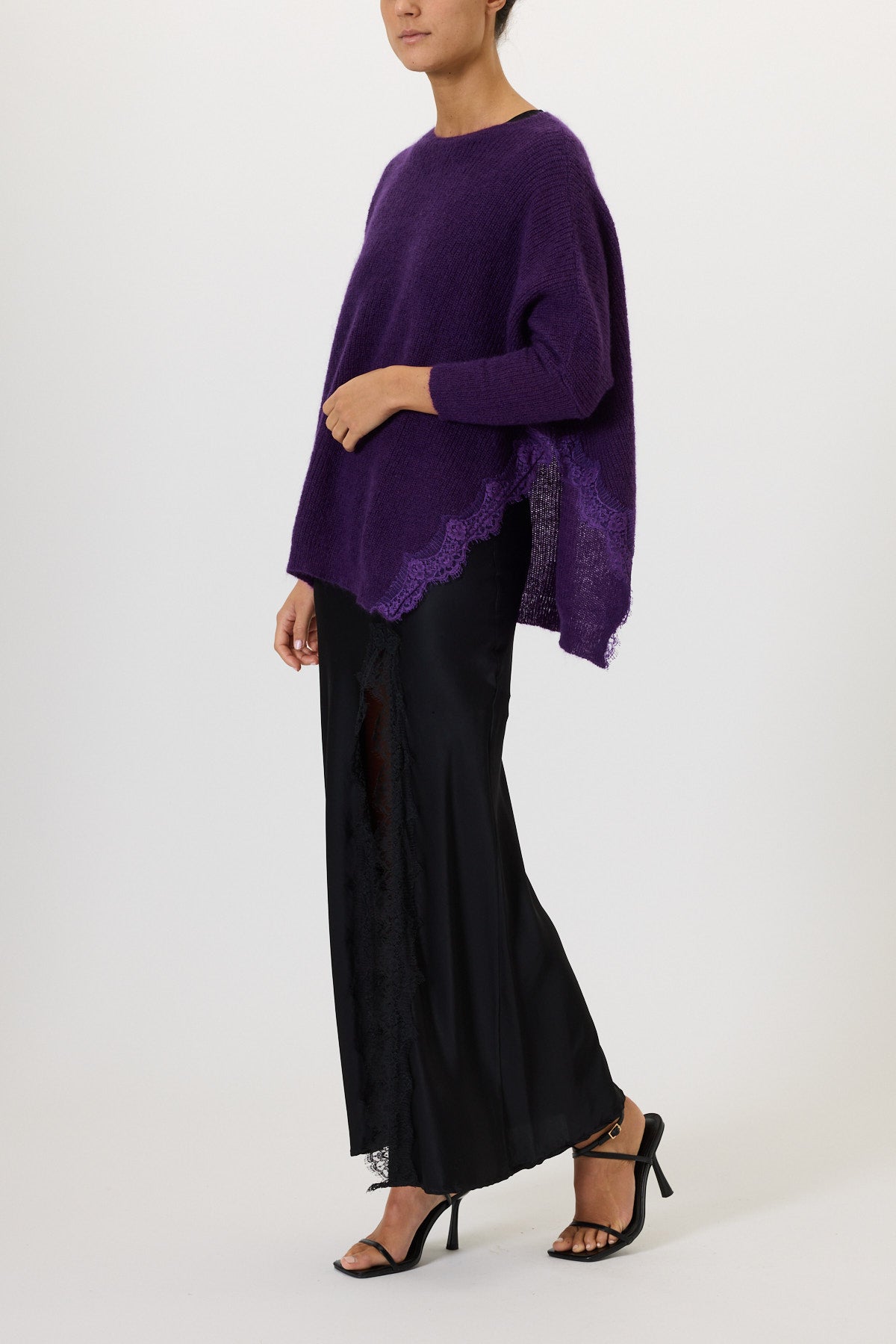 MAGLIA CON SPACCHI E PIZZO