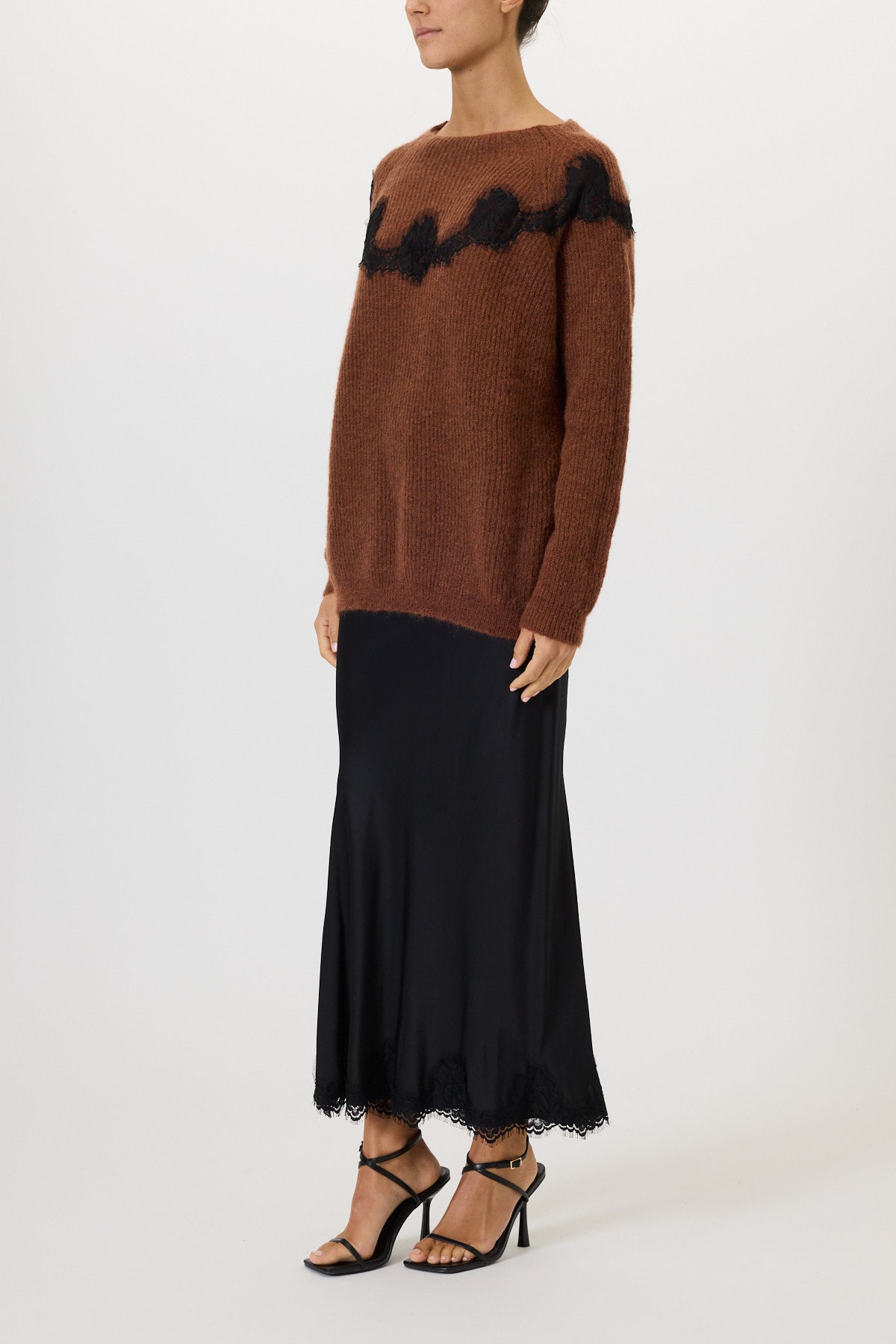 Boat neck sweater with lace