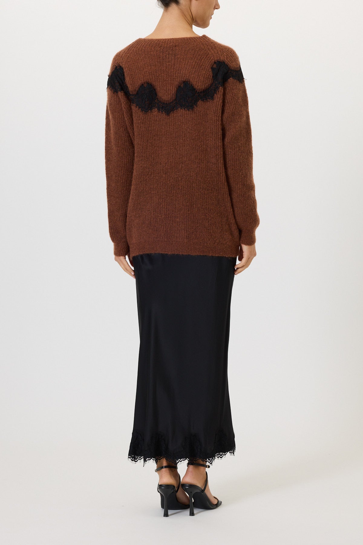 Boat neck sweater with lace