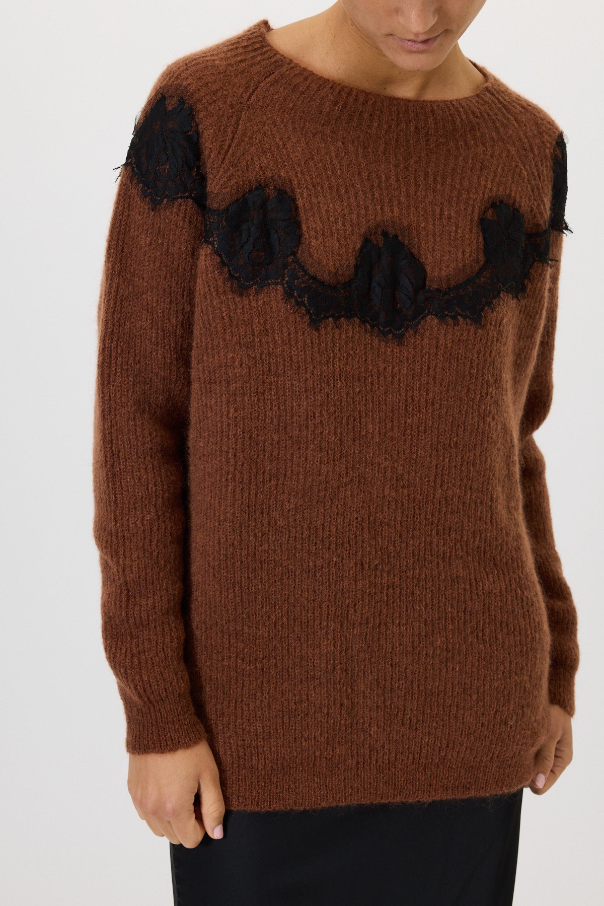 Boat neck sweater with lace