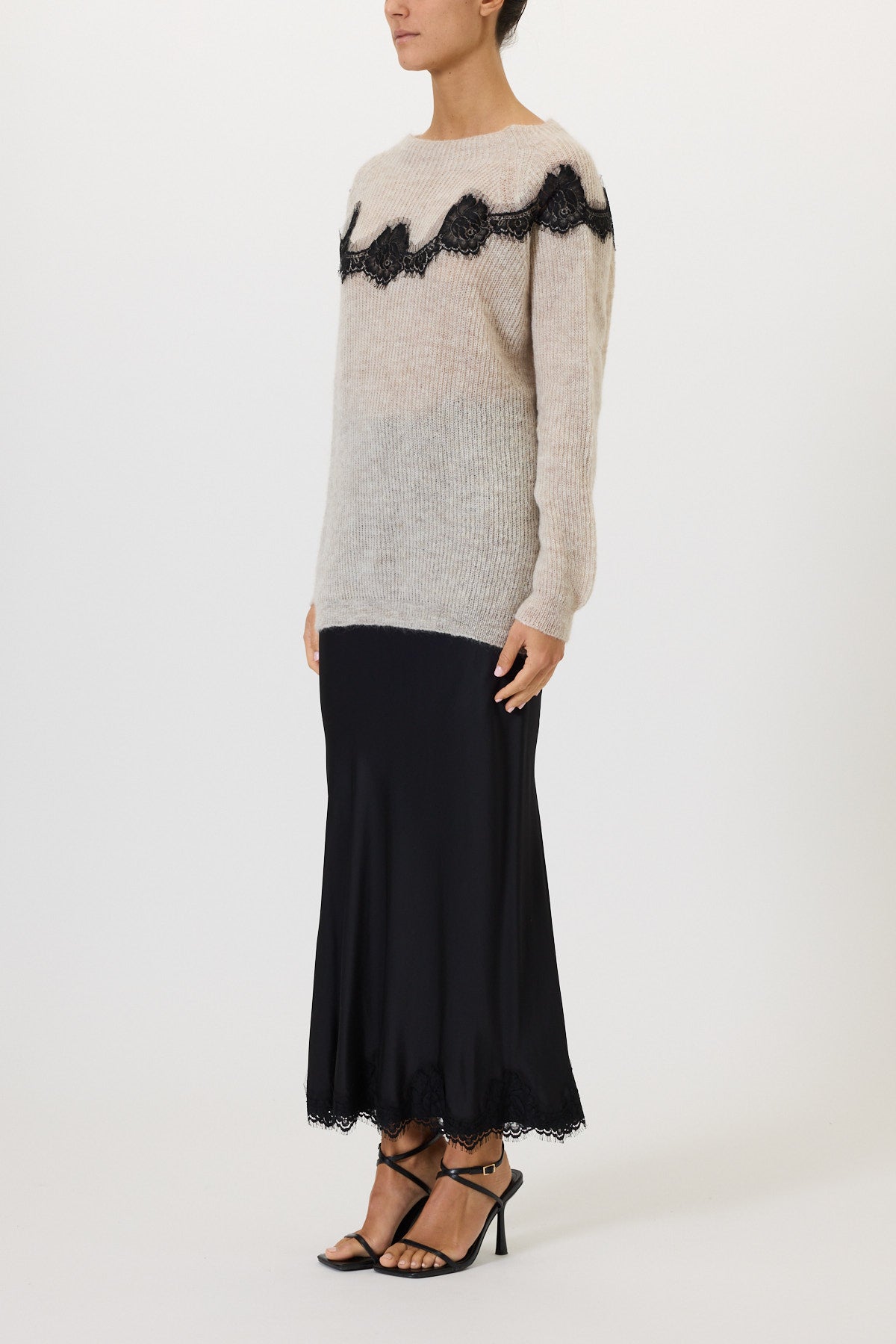 Boat neck sweater with lace