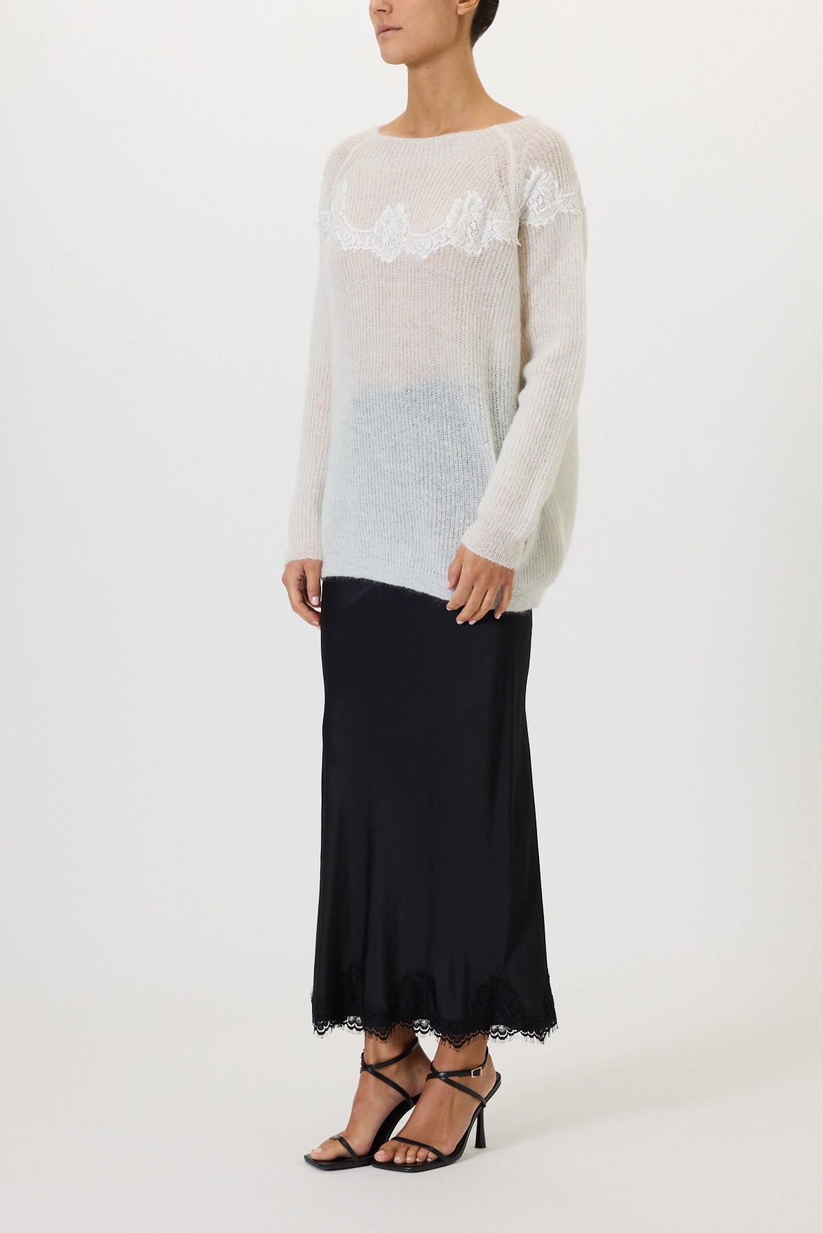 Boat neck sweater with lace