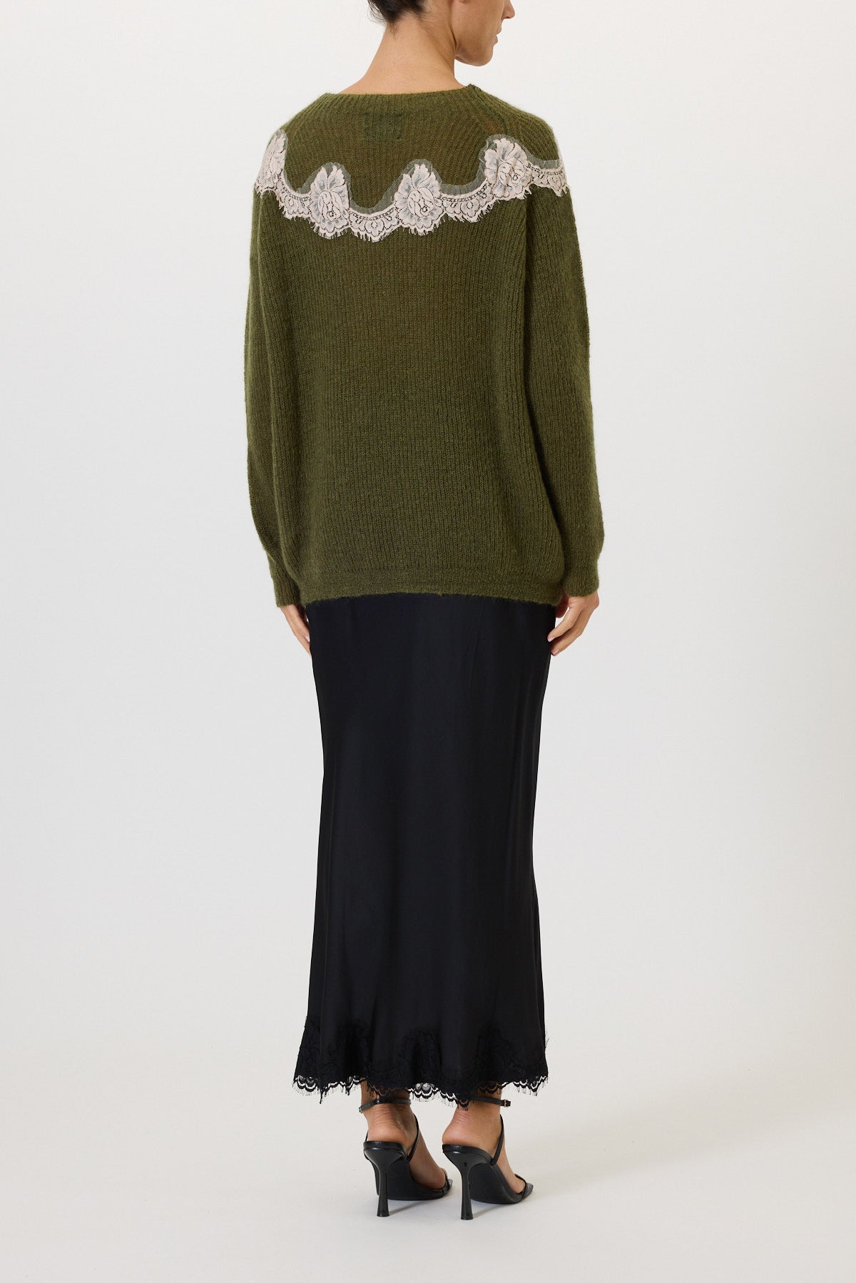 Boat neck sweater with lace