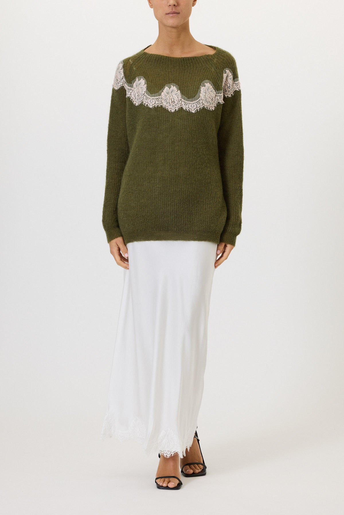 Boat neck sweater with lace