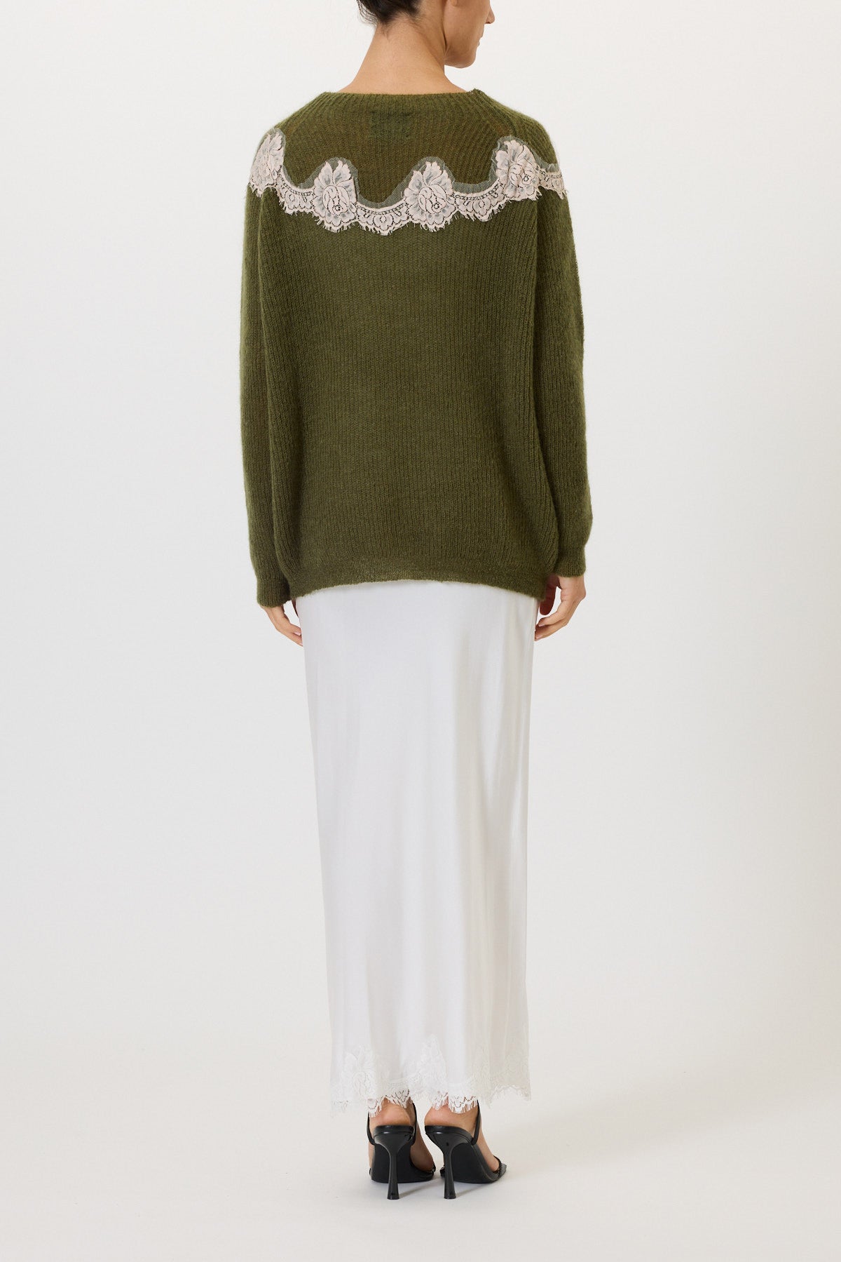 Boat neck sweater with lace
