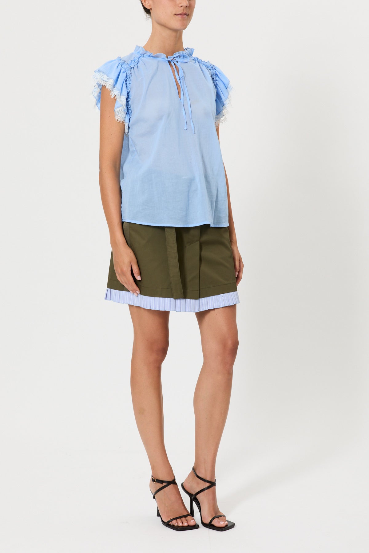 MUSLIN AND LACE TOP