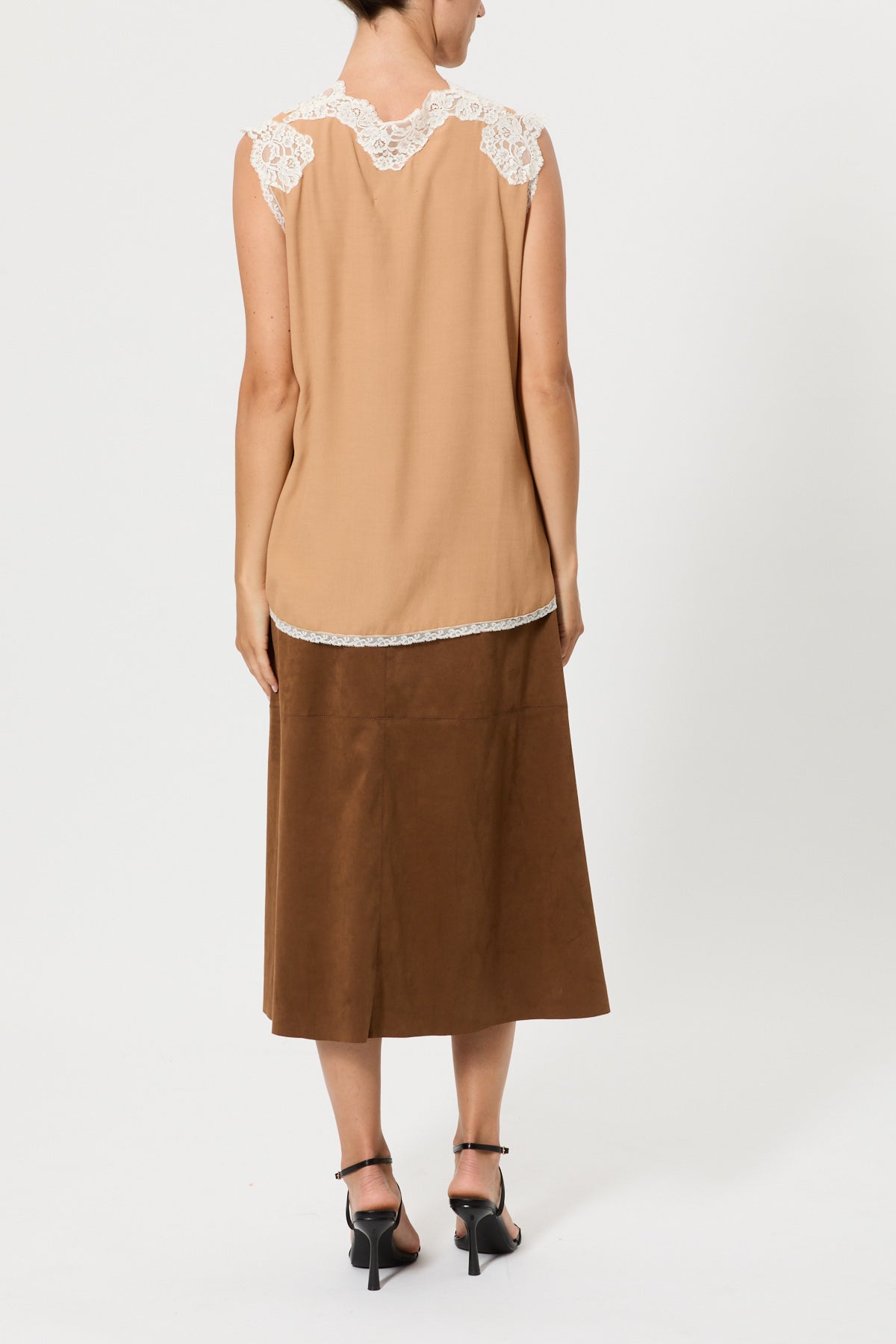 TOP SPALLA LARGA CON PIZZO IN CONTRASTO