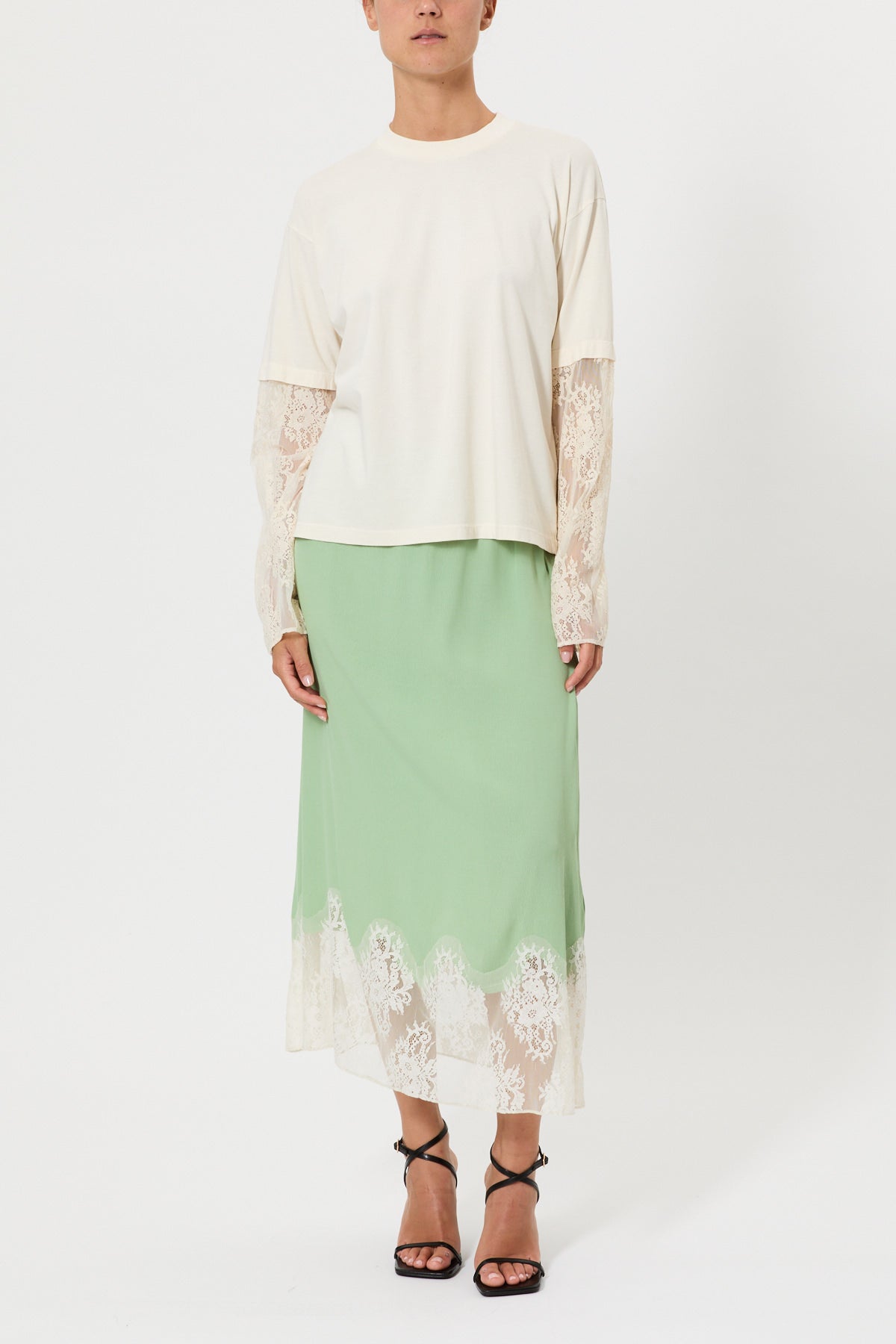 T-SHIRT OVER CON MANICHE LUNGHE IN PIZZO