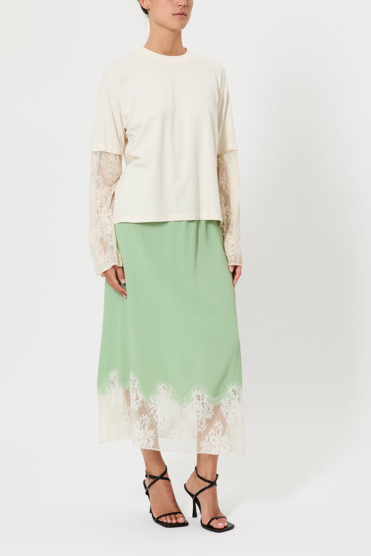 T-SHIRT OVER CON MANICHE LUNGHE IN PIZZO