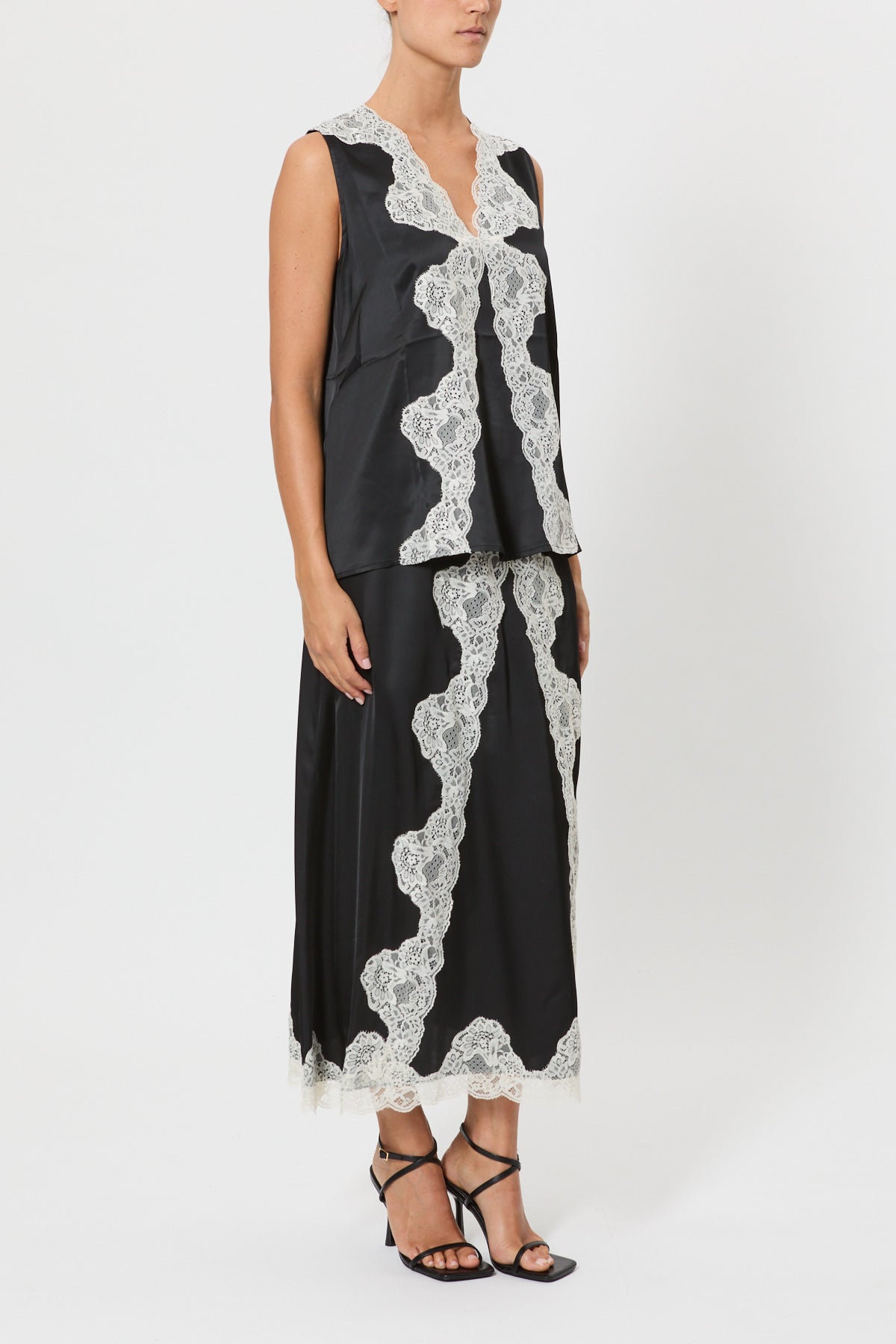ALICE WIDE SHOULDER TOP WITH LACE