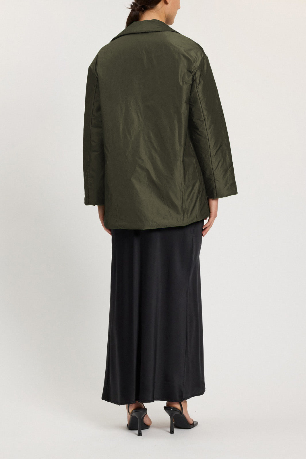 100 gram oversize jacket with jewelled button