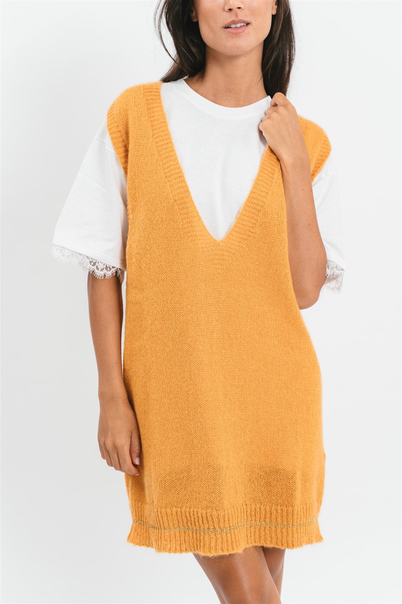Gilet giallo ocra scollo a V Dettaglio