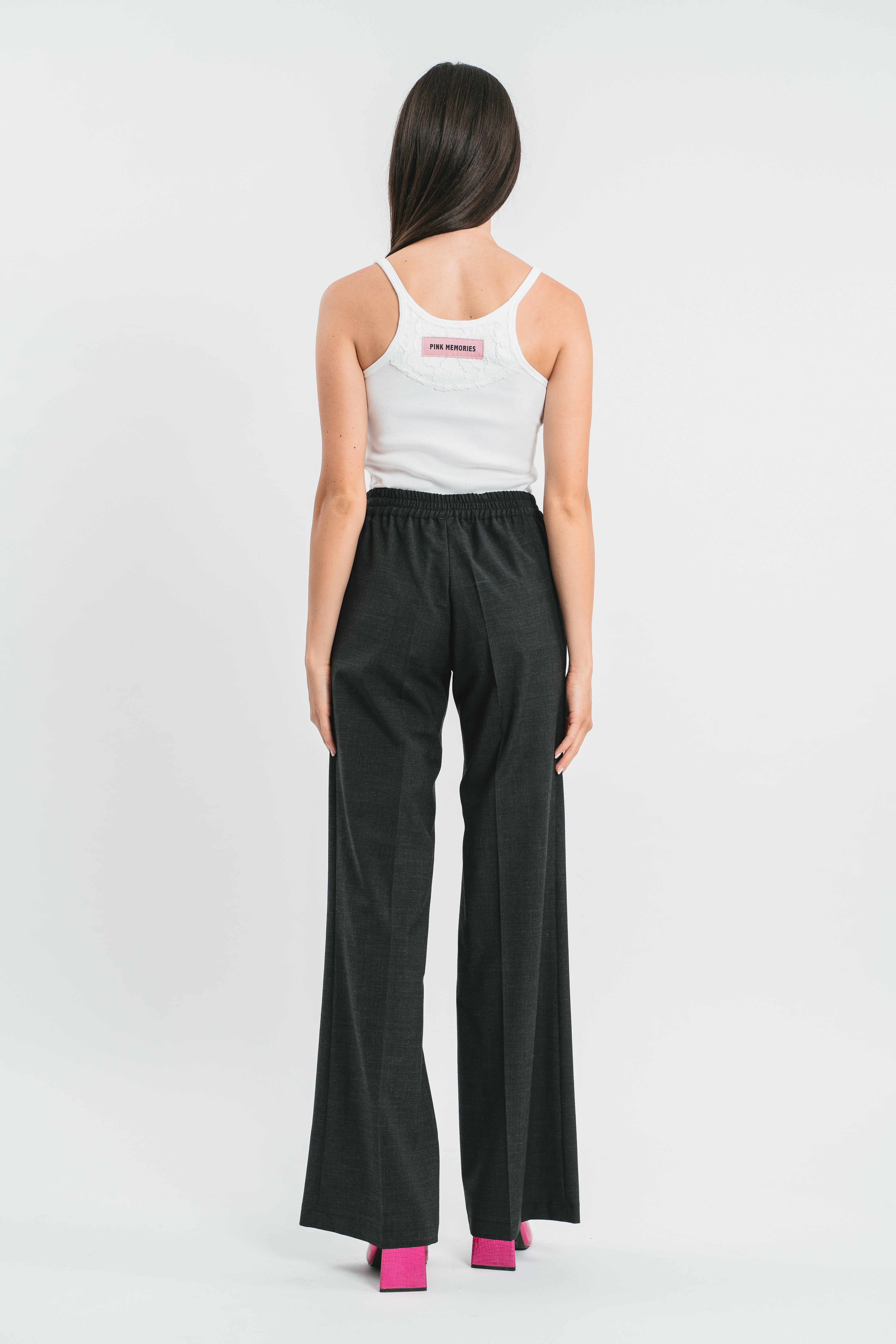 Pantalone a sigaretta con bottone gioiello Posteriore
