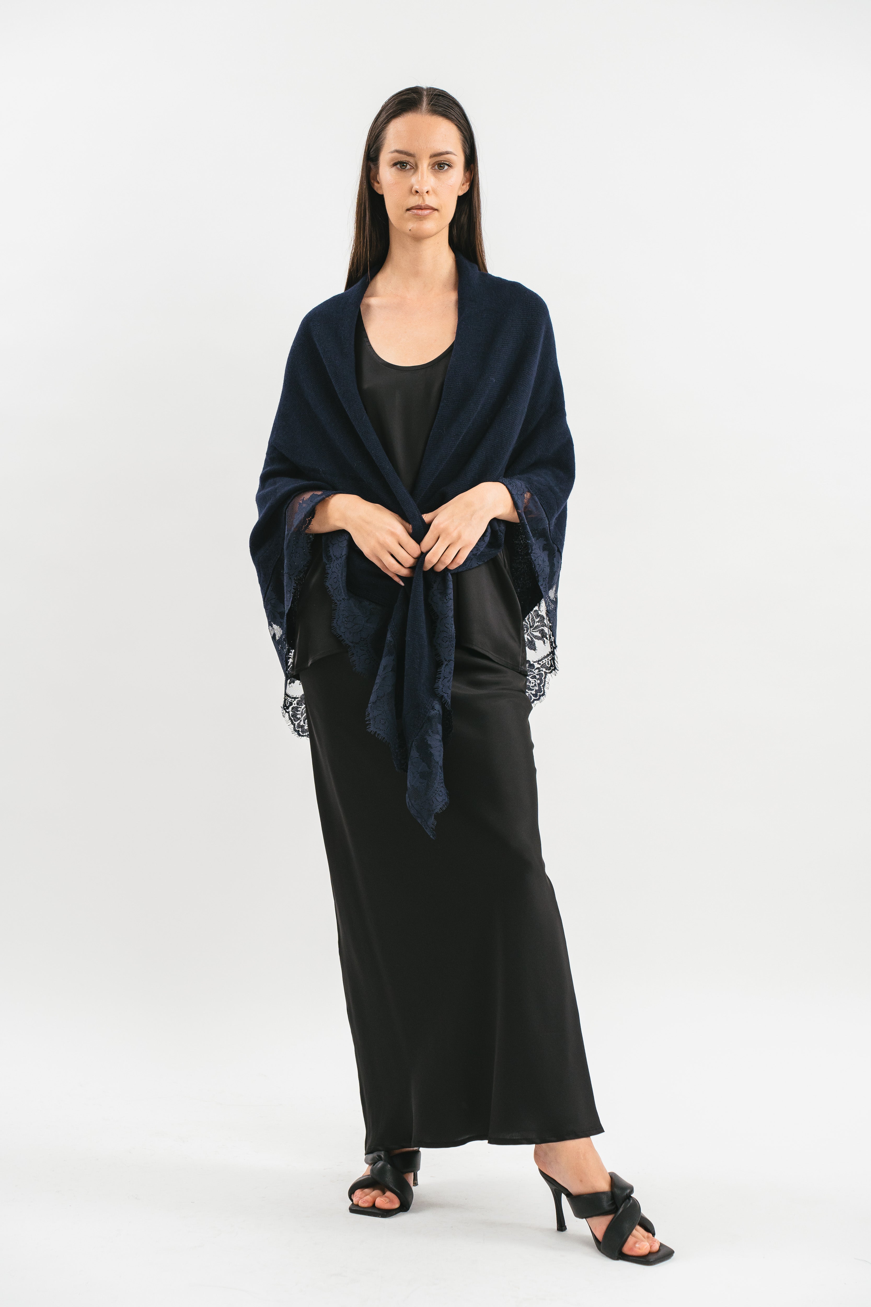 SCIALLE CON PIZZO IN MISTO CACHEMIRE