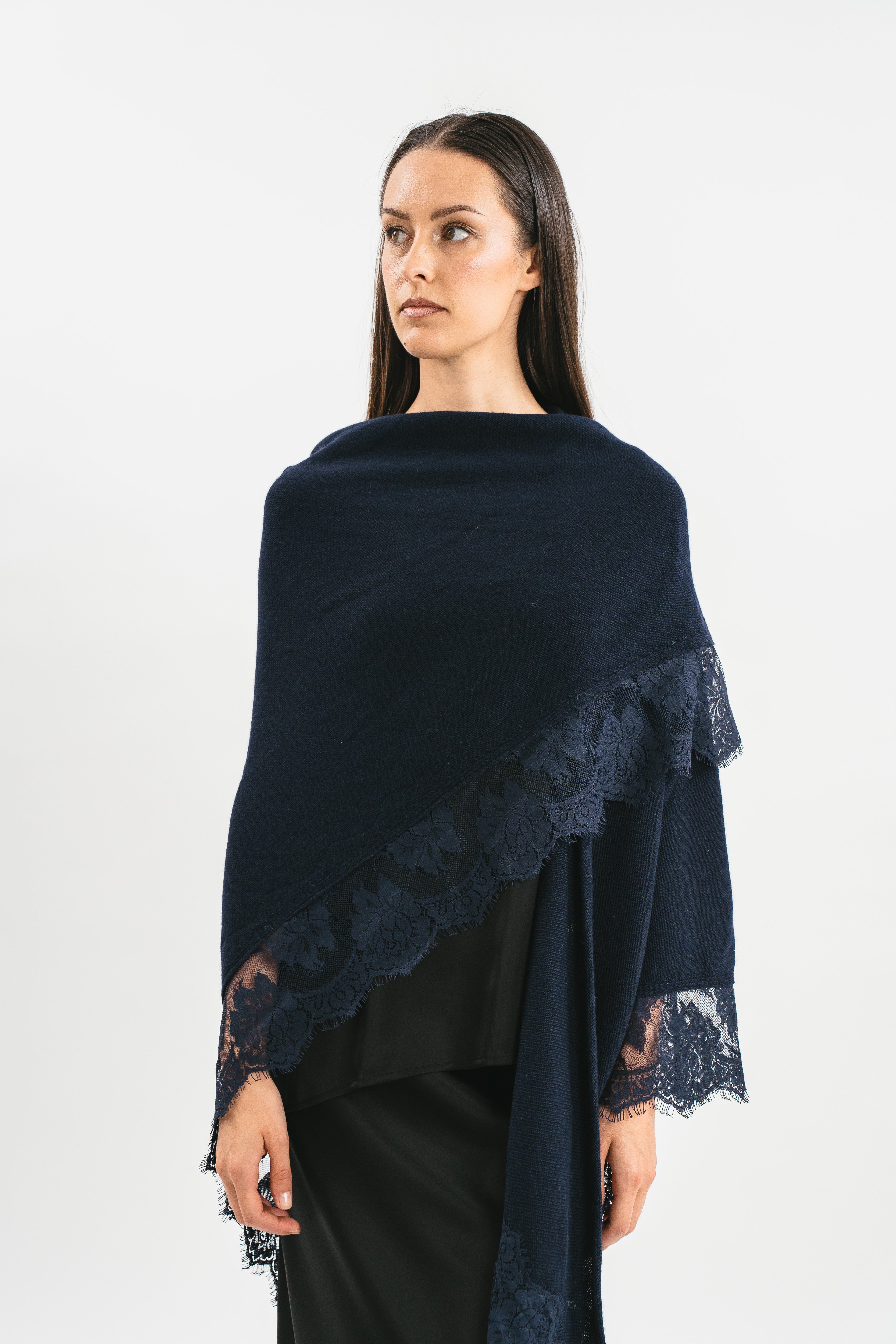 SCIALLE CON PIZZO IN MISTO CACHEMIRE