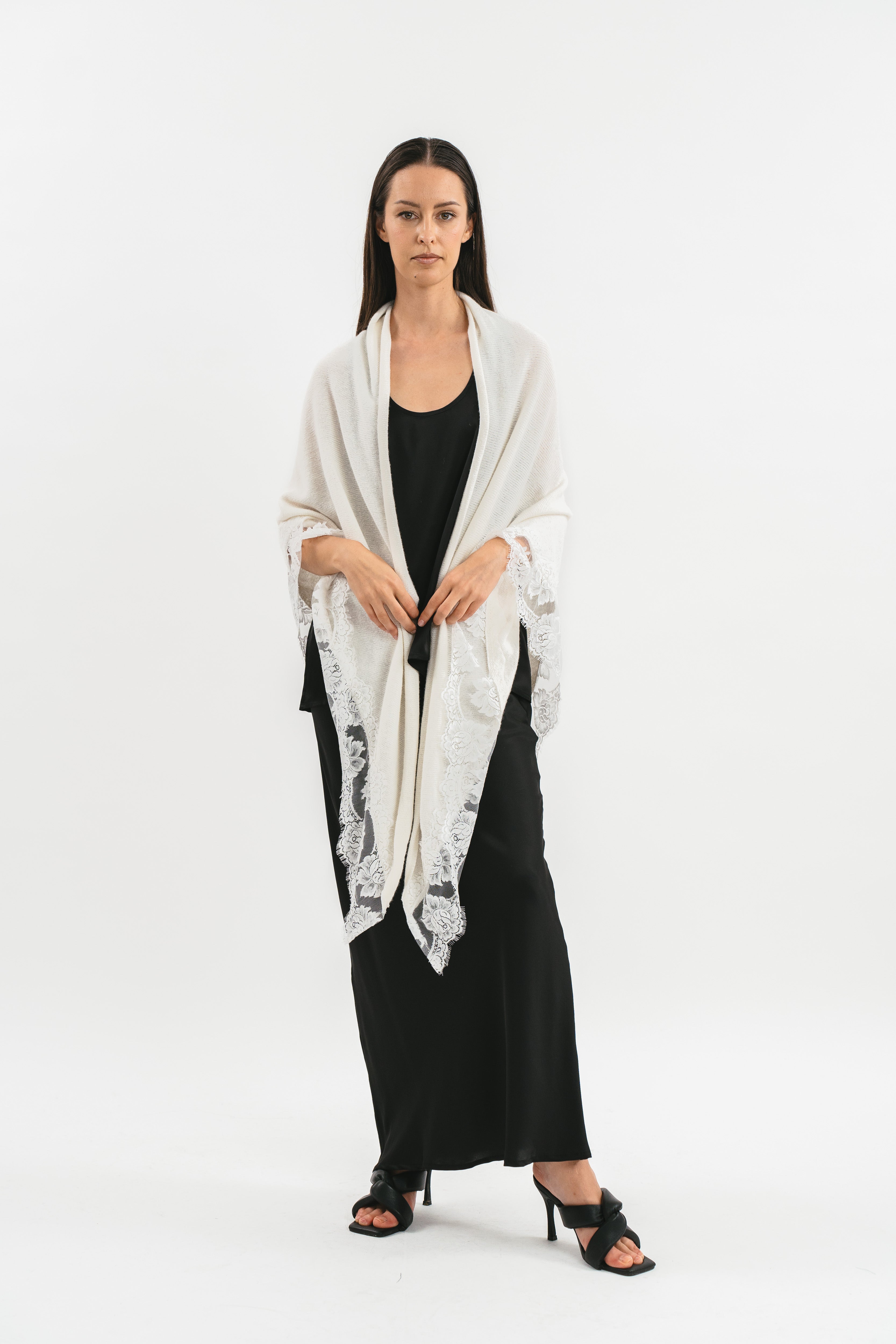 SCIALLE CON PIZZO IN MISTO CACHEMIRE