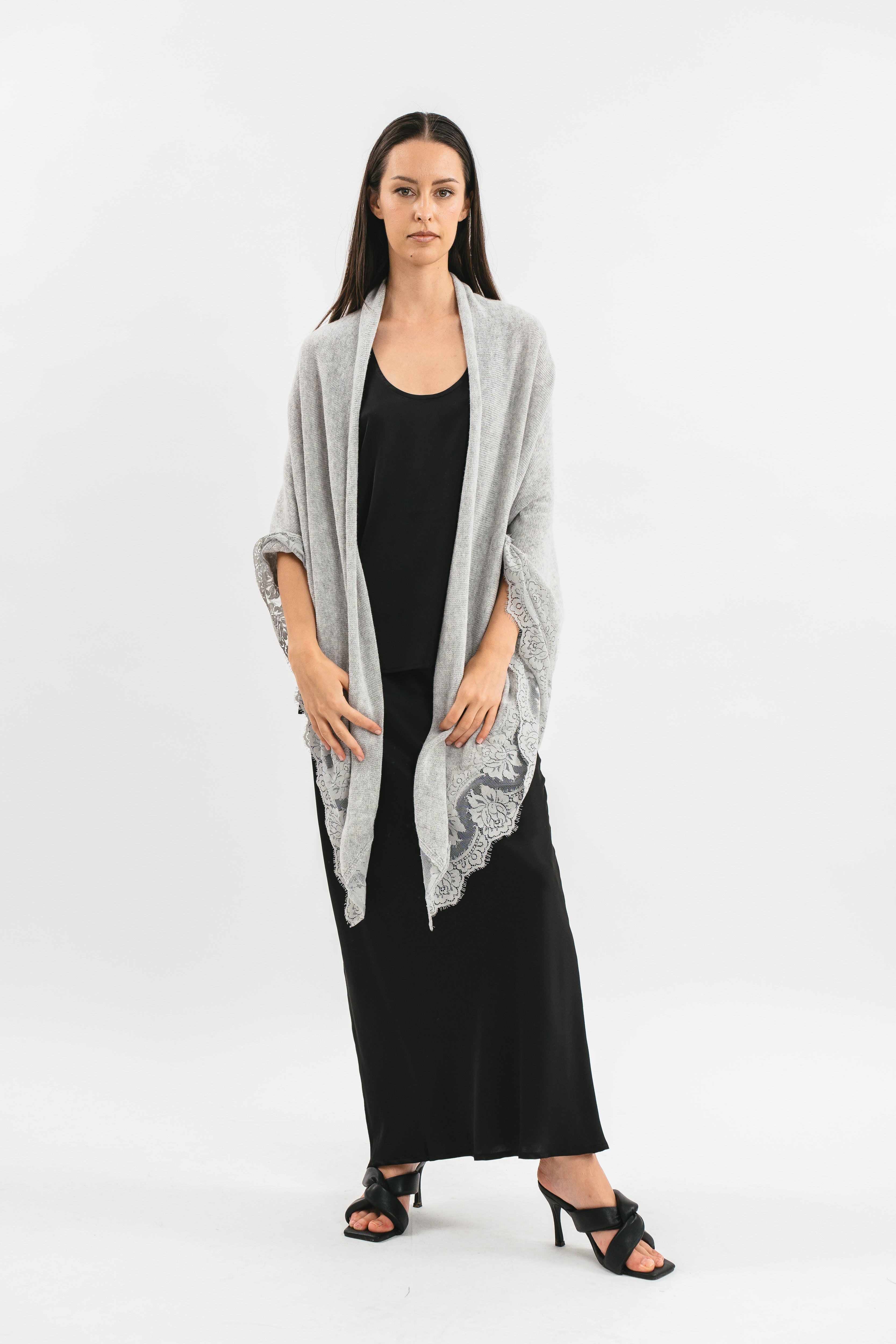 SCIALLE CON PIZZO IN MISTO CACHEMIRE