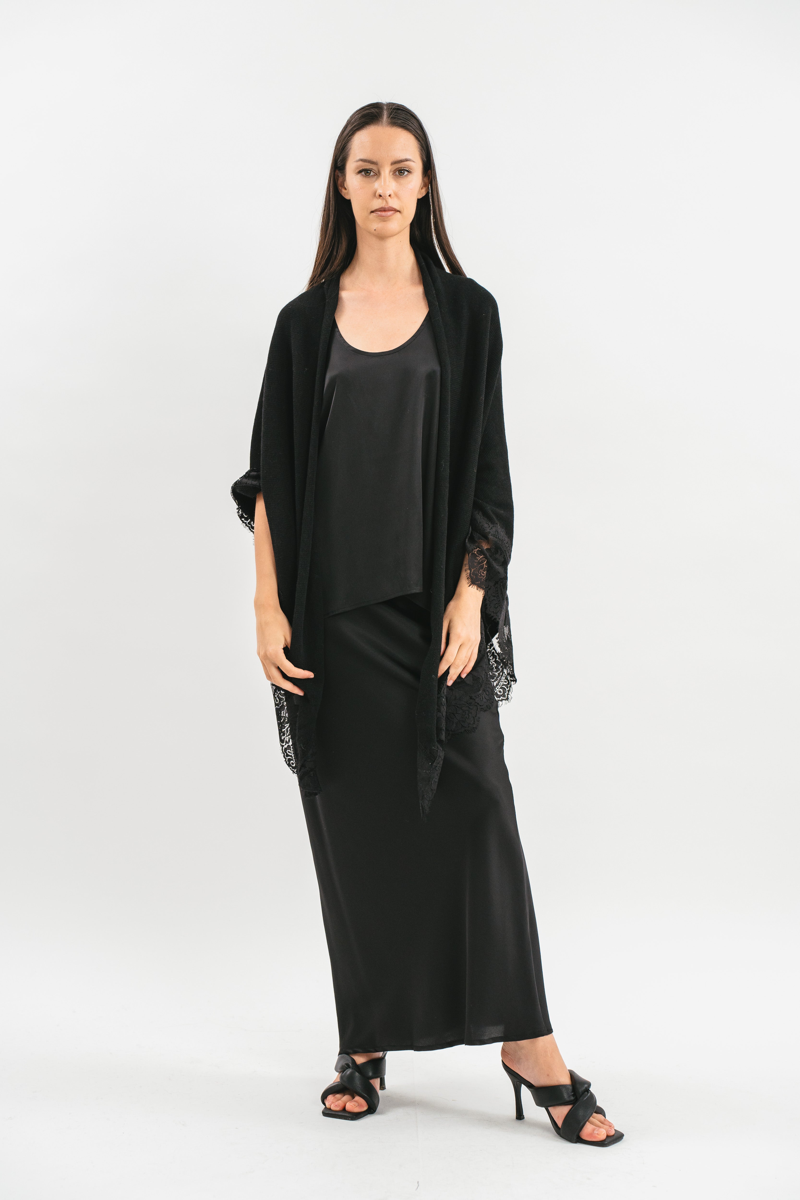 SCIALLE CON PIZZO IN MISTO CACHEMIRE