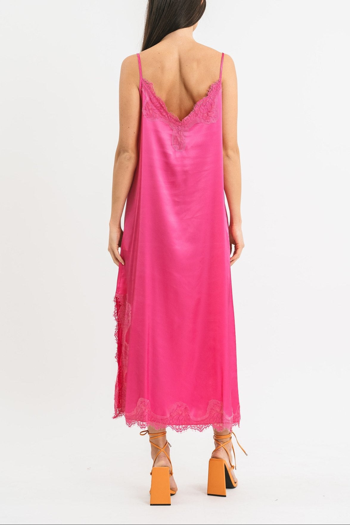 Slip dress longuette fucsia in viscosa satin elasticizzata con pregiato pizzo francese Posteriore