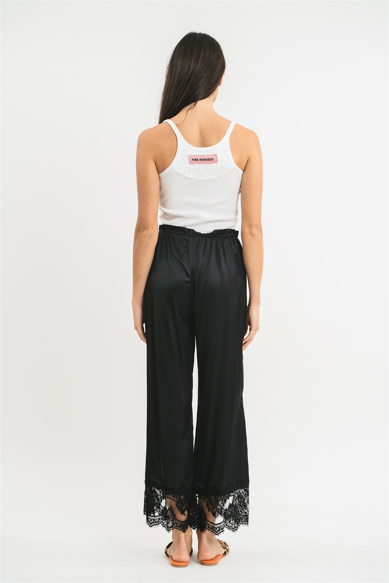 Pantalone nero longuette in viscosa satin elasticizzata e pregiato pizzo francese Posteriore