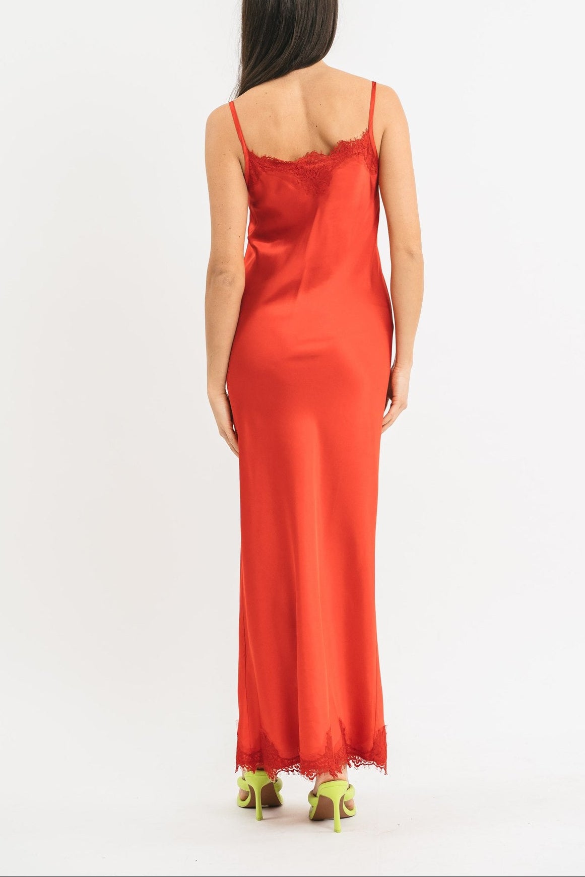 Slip Dress rosso in viscosa satin elasticizzata con rifiniture in pregiato pizzo francese Posteriore