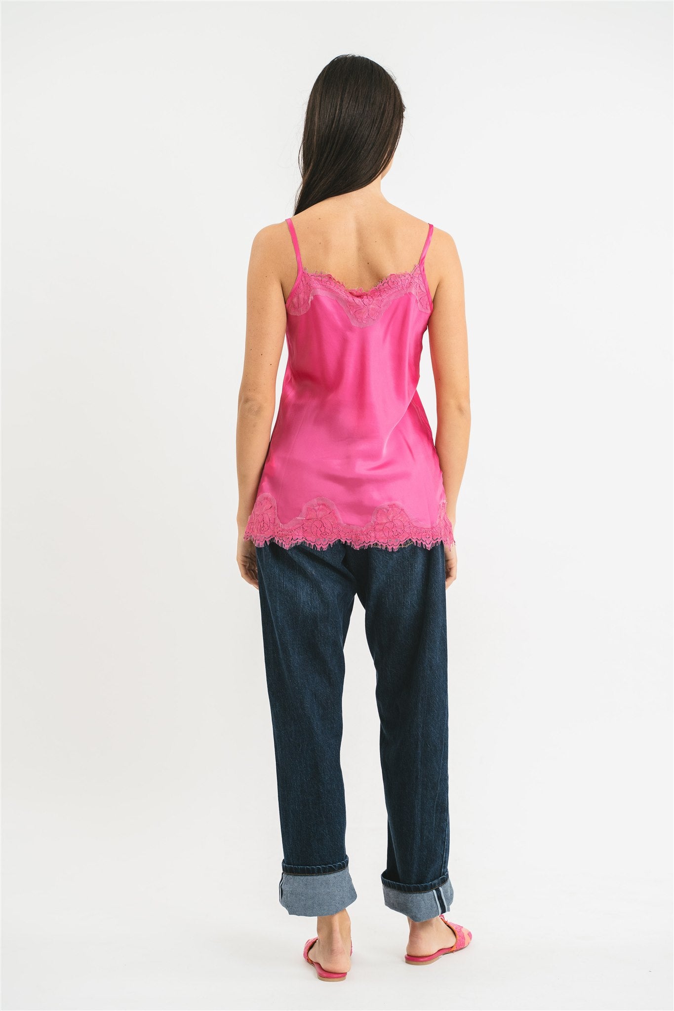 Top fucsia in viscosa satin elasticizzata con rifiniture in pregiato pizzo francese Posteriore