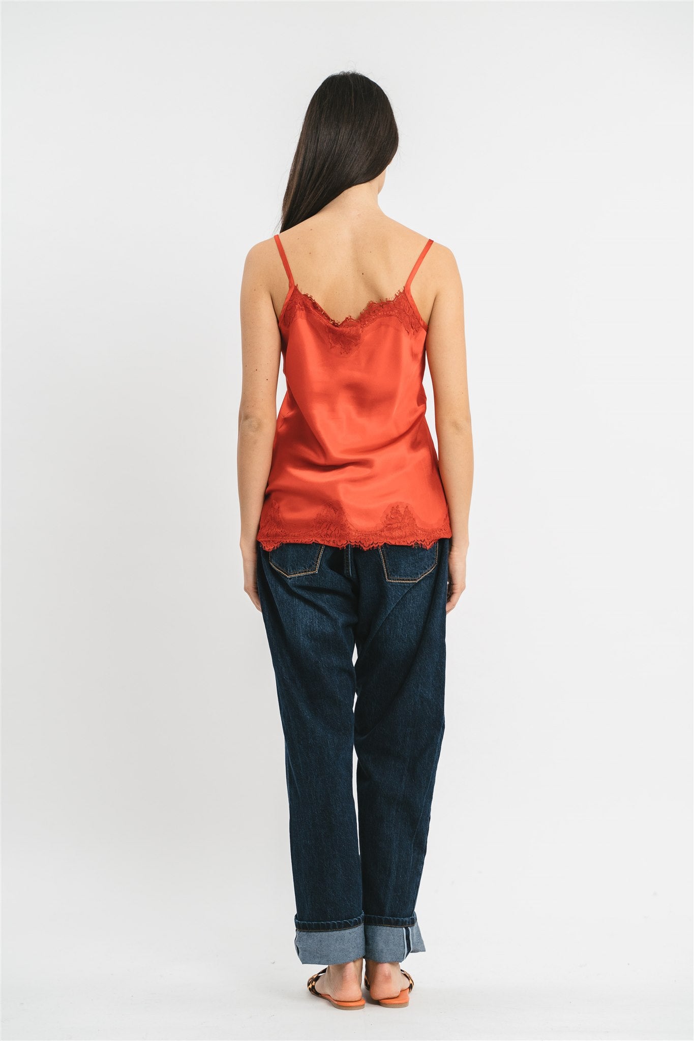 Top rosso in viscosa satin elasticizzata con rifiniture in pregiato pizzo francese Posteriore