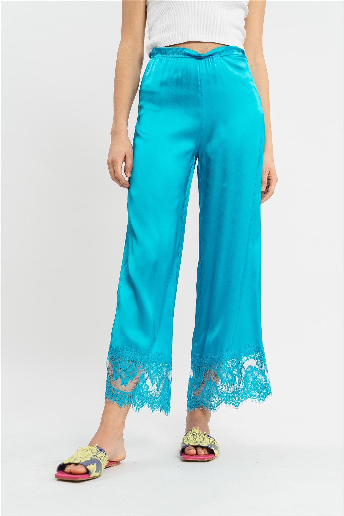 Pantalone turchese longuette in viscosa satin elasticizzata e pregiato pizzo francese Dettaglio