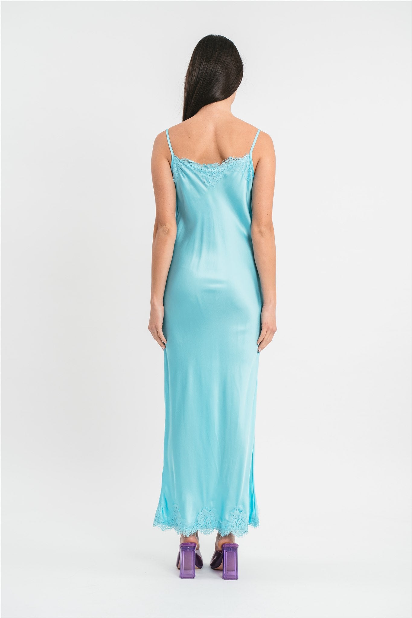 Slip Dress cielo in viscosa satin elasticizzata con rifiniture in pregiato pizzo francese Posteriore