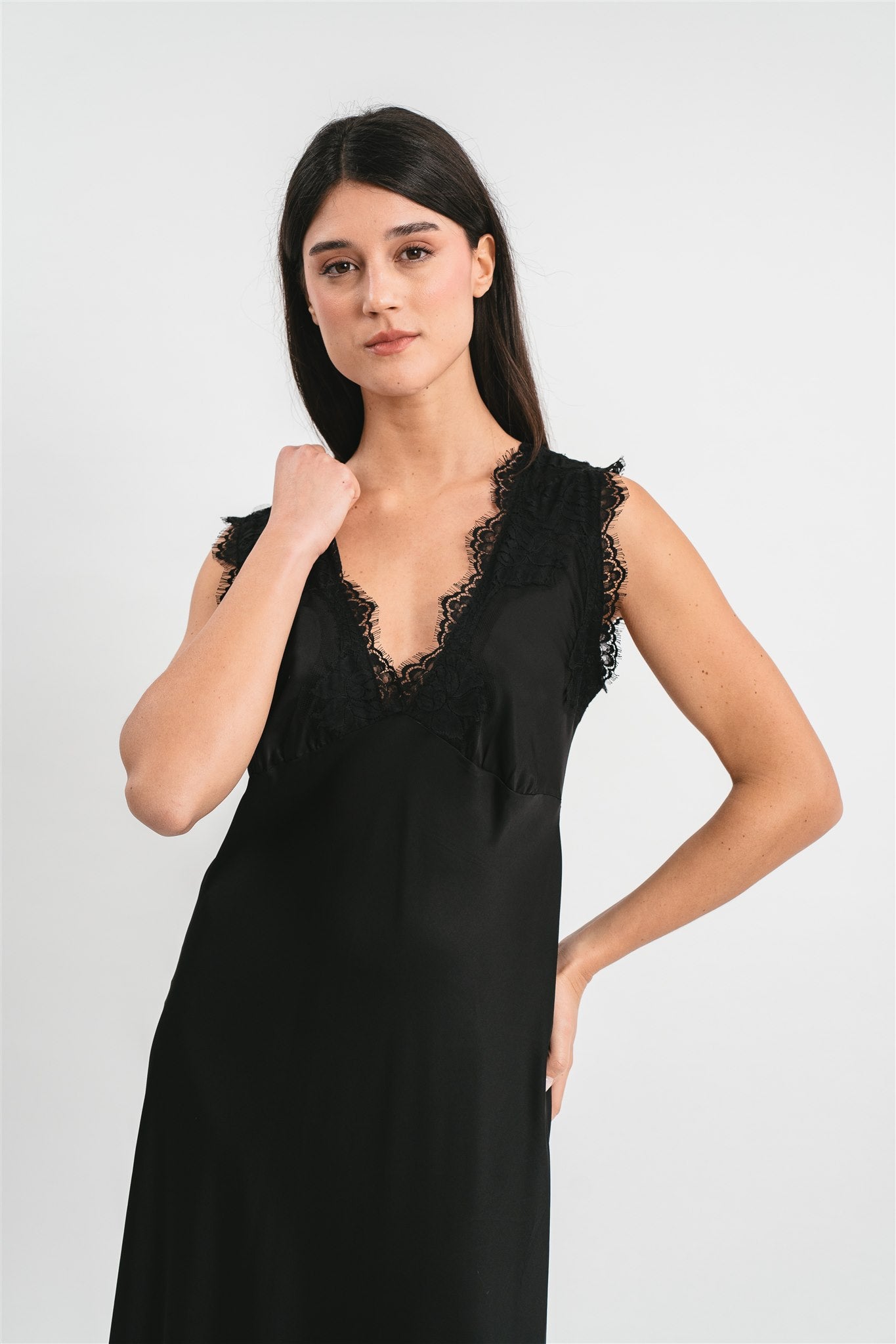 ANDREA WIDE SHOULDER SLIP DRESS IN VISCOSE WITH LACE