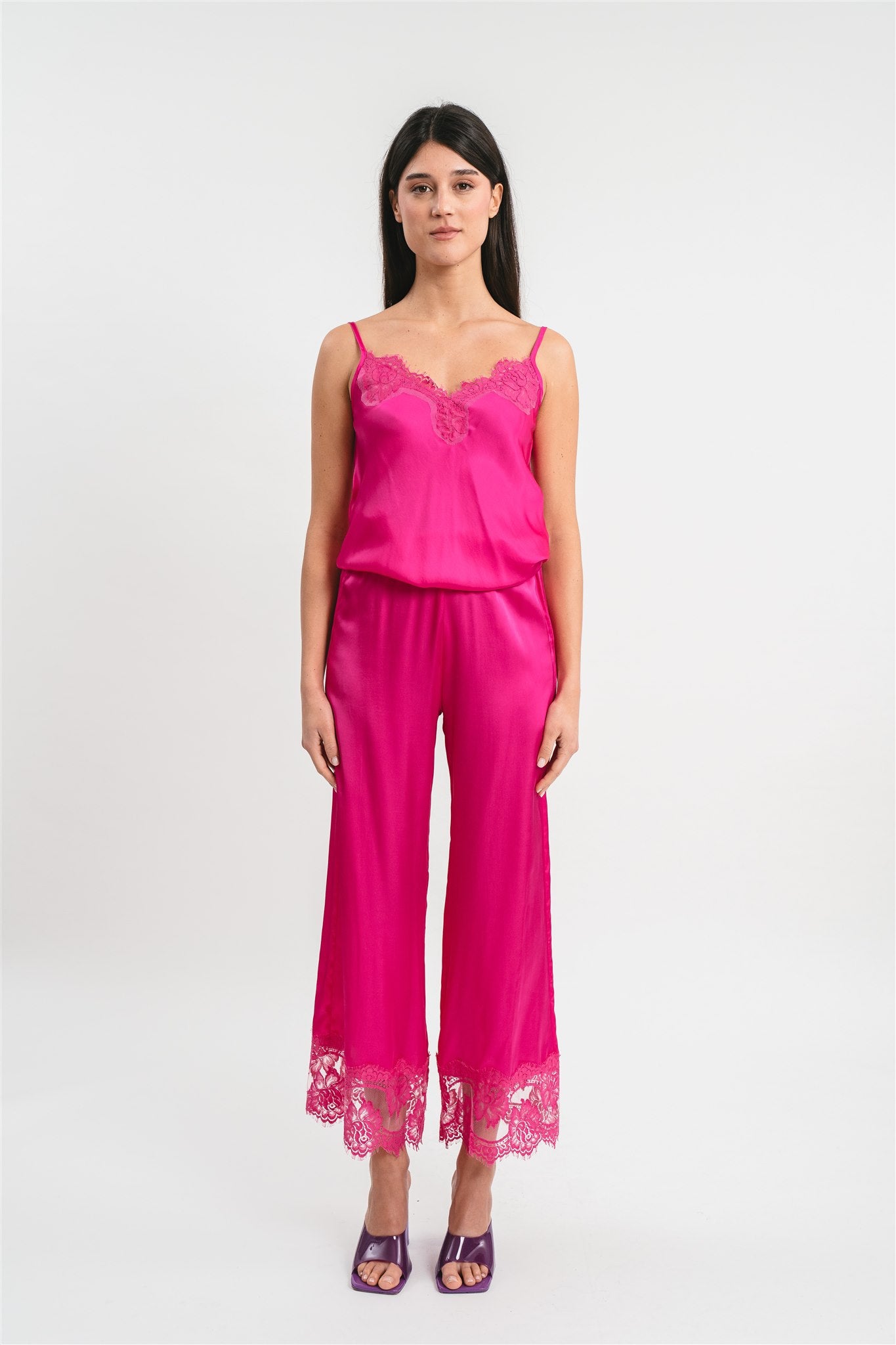 Pantalone fucsia longuette in viscosa satin elasticizzata e pregiato pizzo francese Frontale