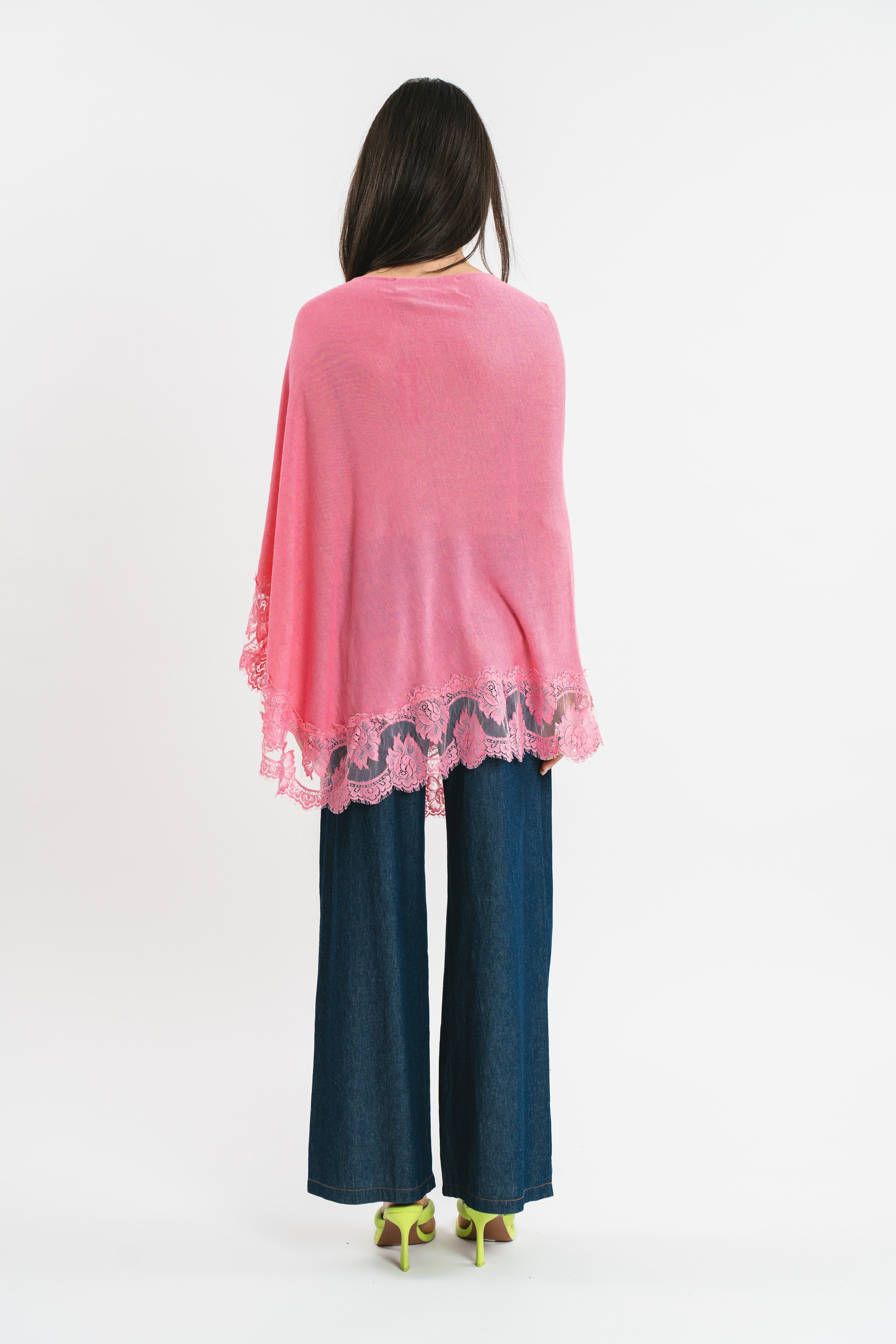 Poncho rosa con dettagli in pizzo Posteriore