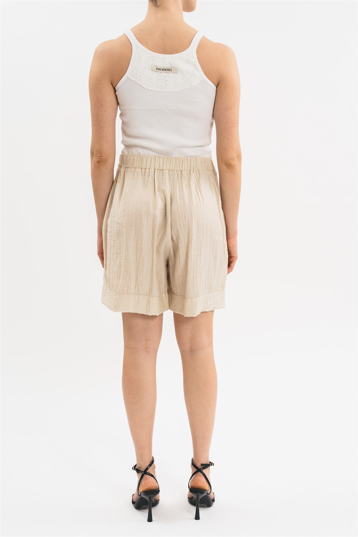 Pantaloni shorts in viscosa. Posteriore